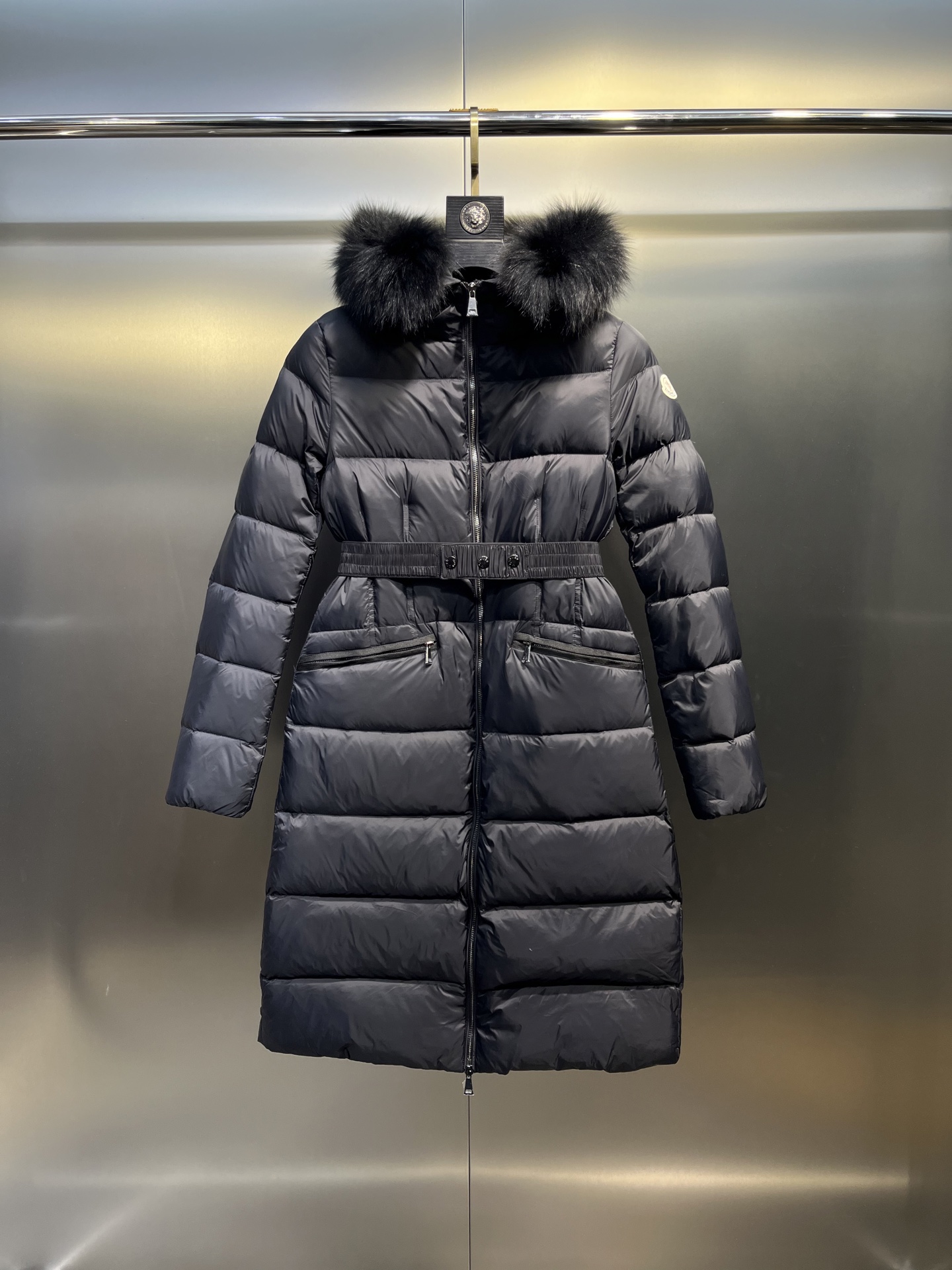 Empaque moncler🌟nuevo modelo de otoño/invierno 25, chaqueta de plumas larga con capucha y cuello de piel grande, un cl…
