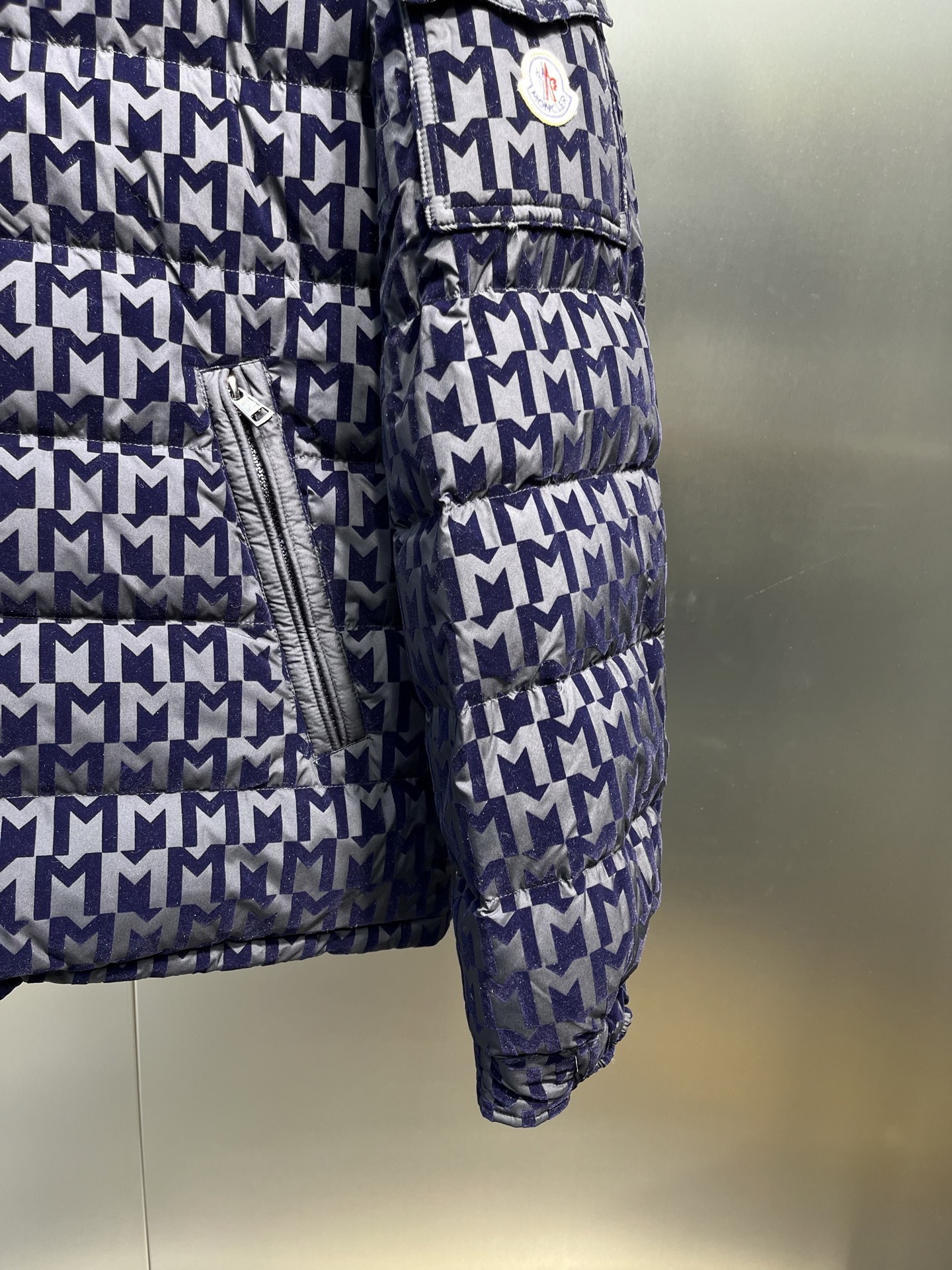 Moncler 短款羽绒服 二面穿 機能性パーカー