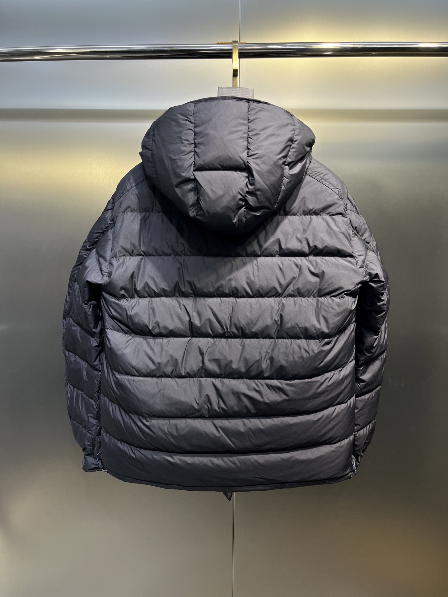 Moncler 短款羽绒服 二面穿 機能性パーカー