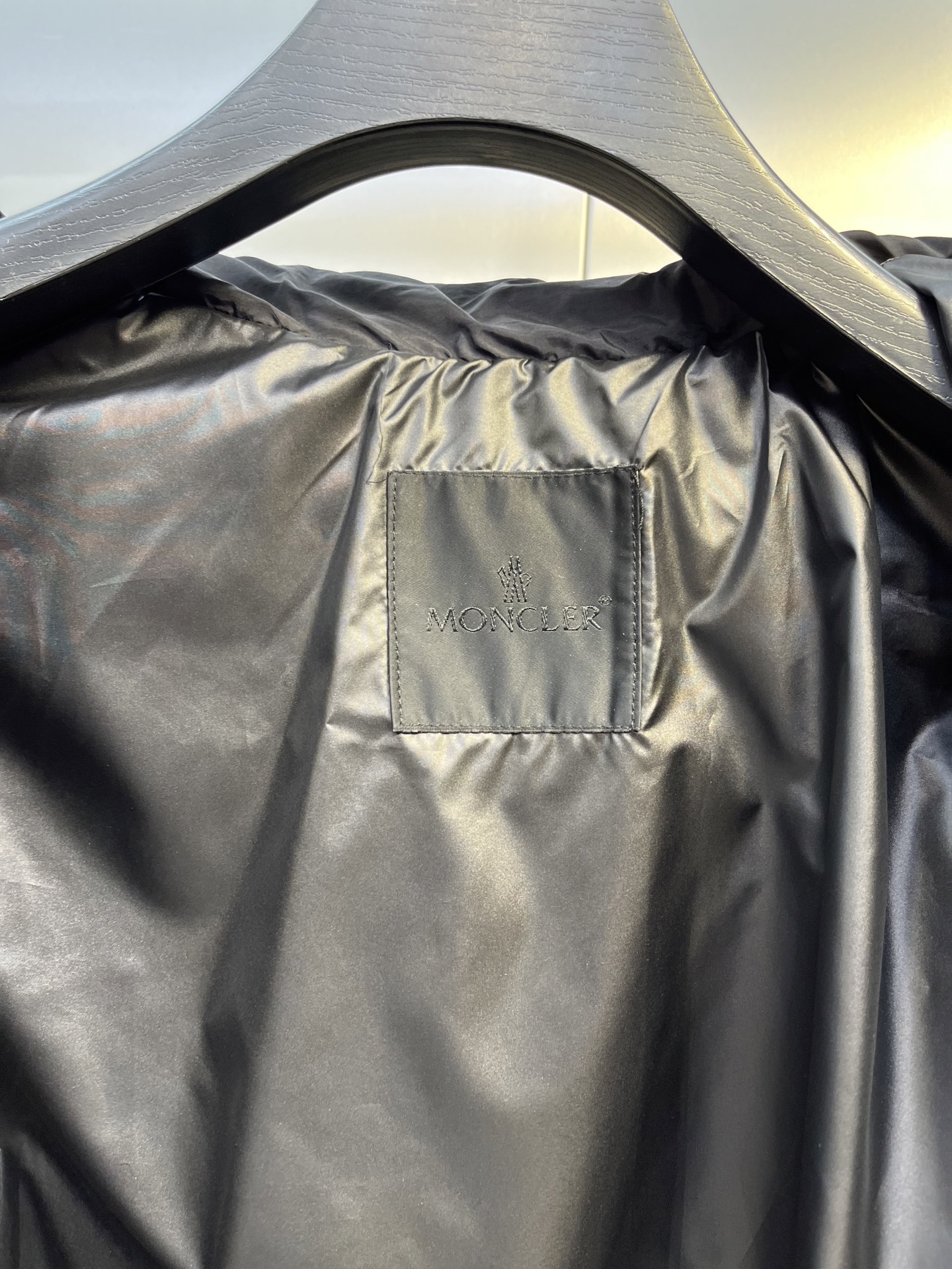 P430


 moncler 🌟Highest quality Moner 2025秋冬新款Anafi女士菱形绗缝短款羽绒服
颜色：黑色 粉色
码数：0123