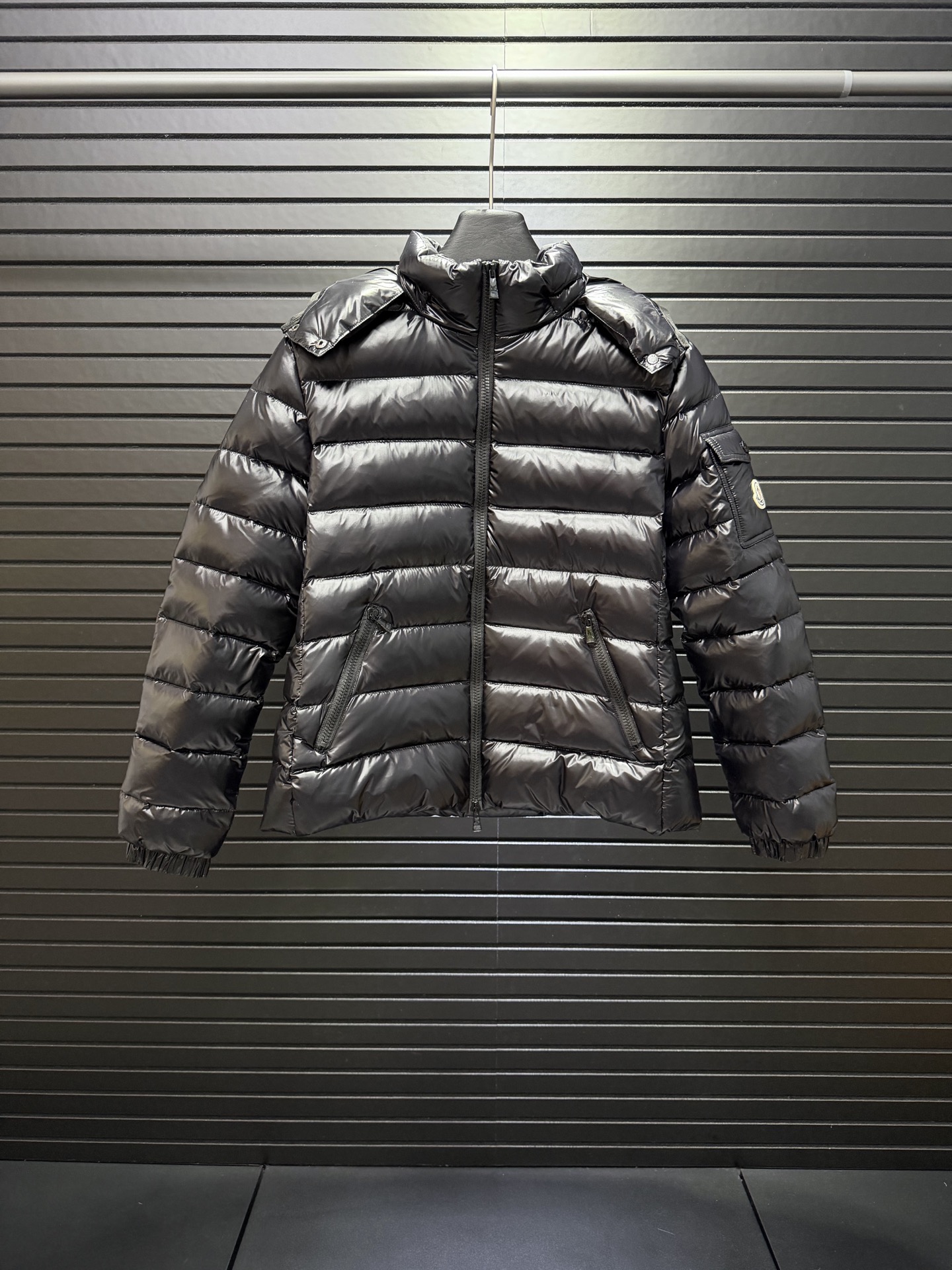 Пуховик Moncler