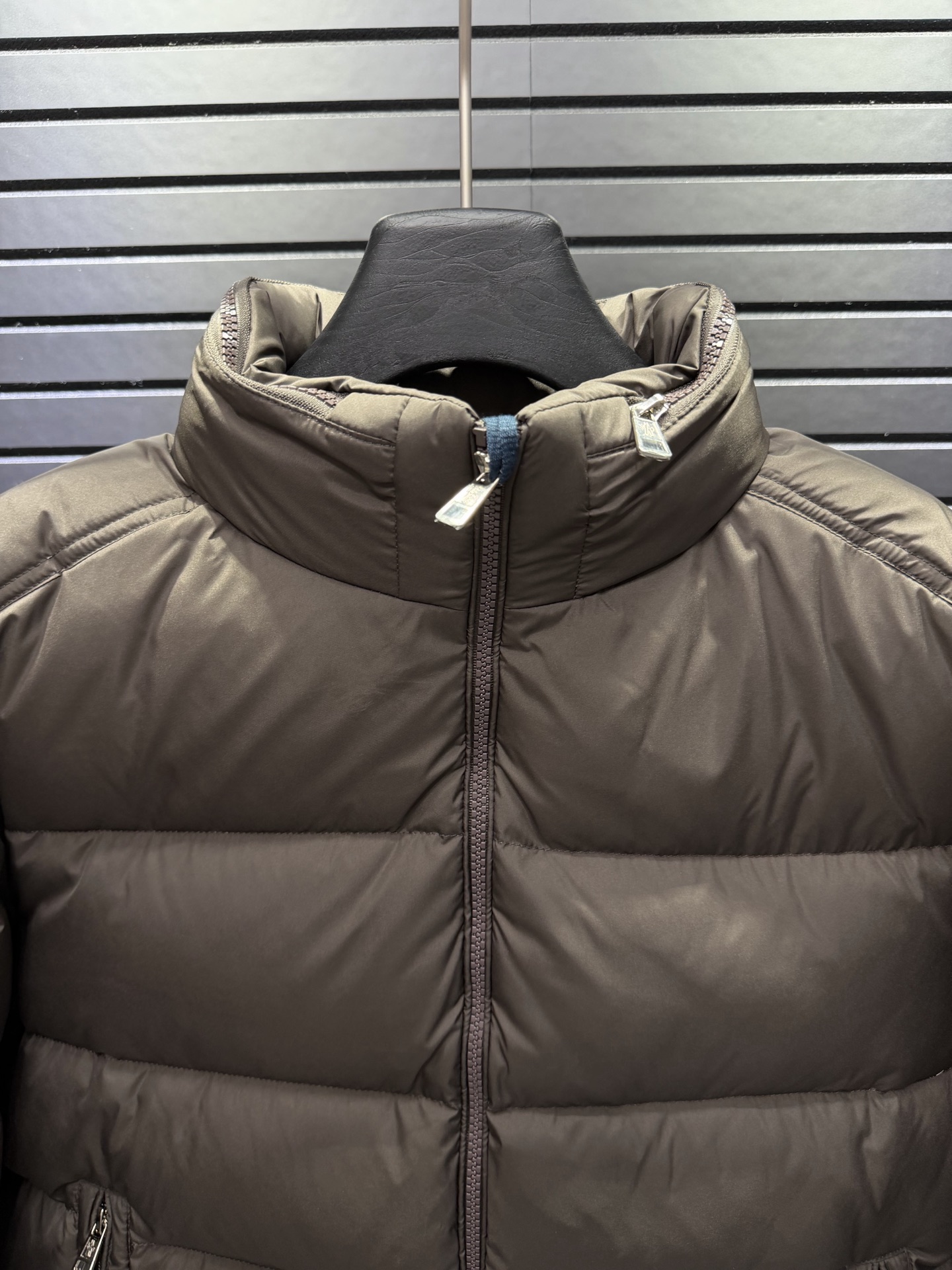 Пуховик Moncler