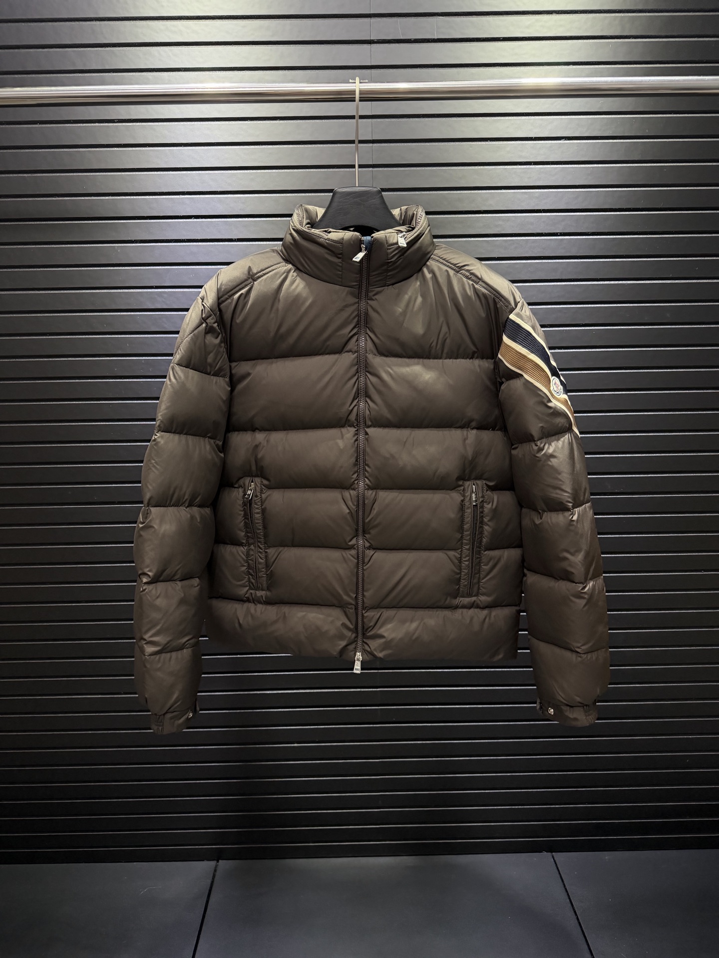 Пуховик Moncler