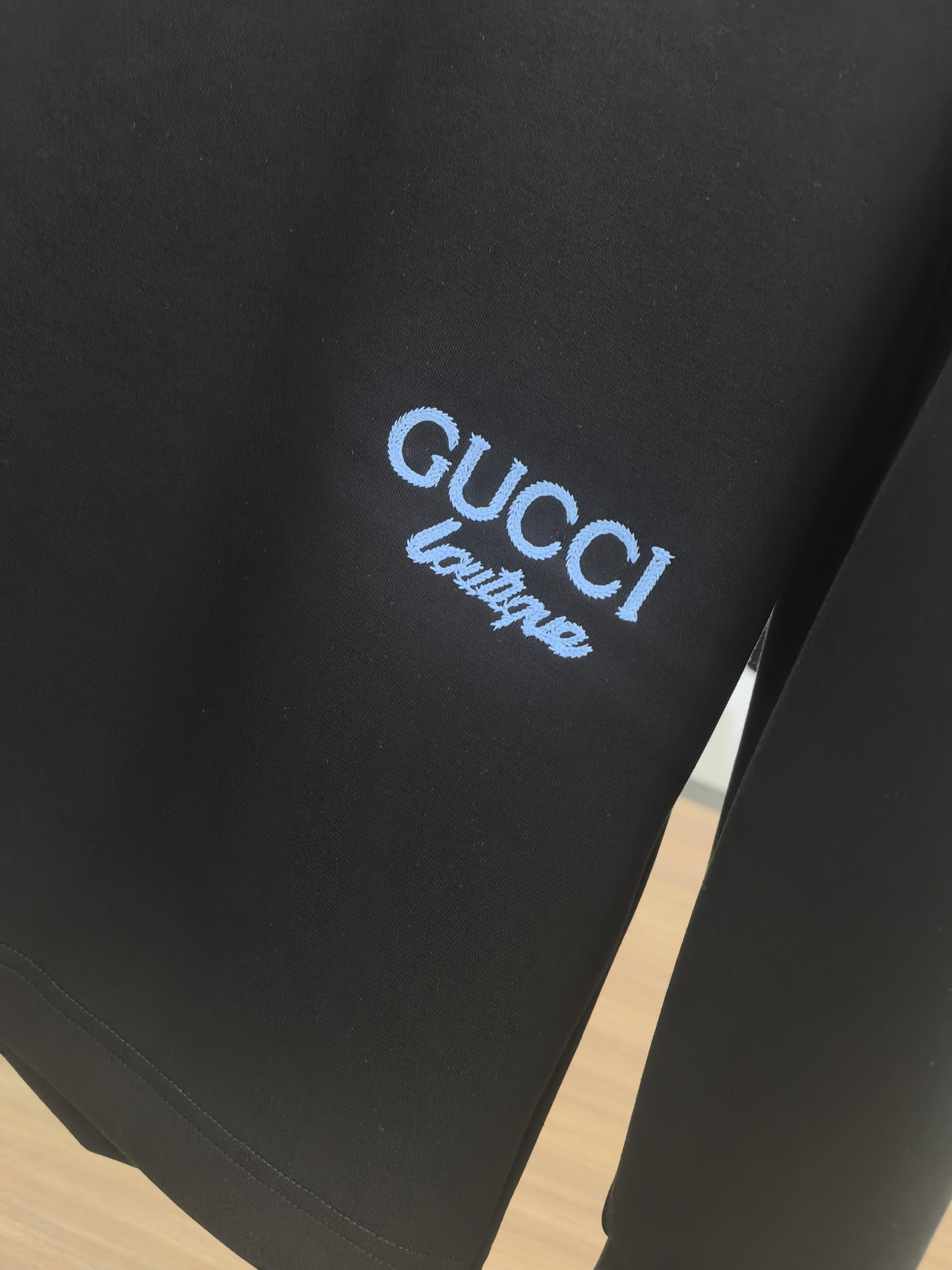 Gucci 2025秋冬专柜新款 时尚休闲打底衫长袖T恤，精选进口高密度双面拉架棉面料，精致原版logo