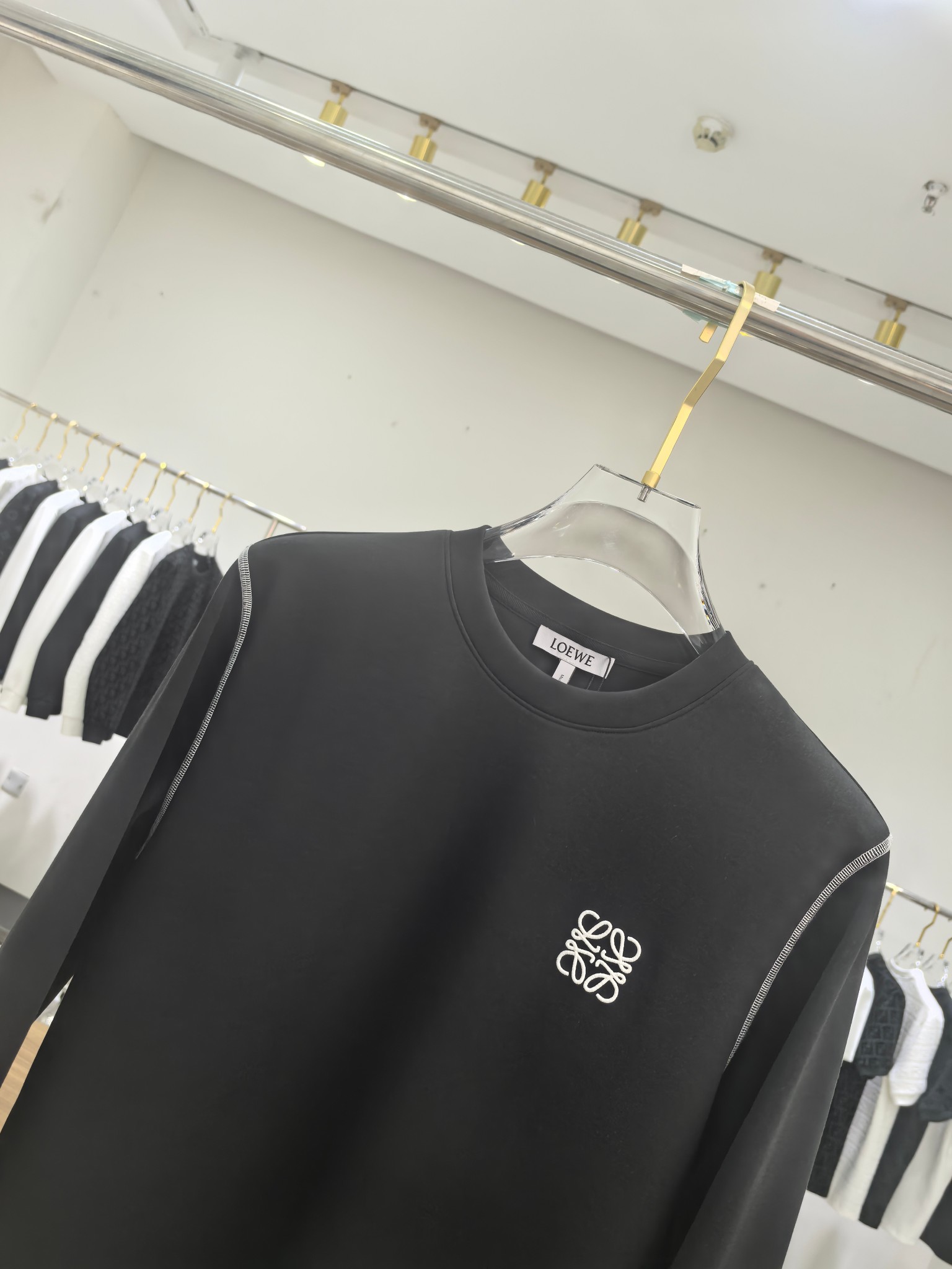 罗意威 2025秋冬专柜新款 时尚休闲打底衫长袖T恤，精选进口高密度双面拉架棉面料，精致原版logo打造