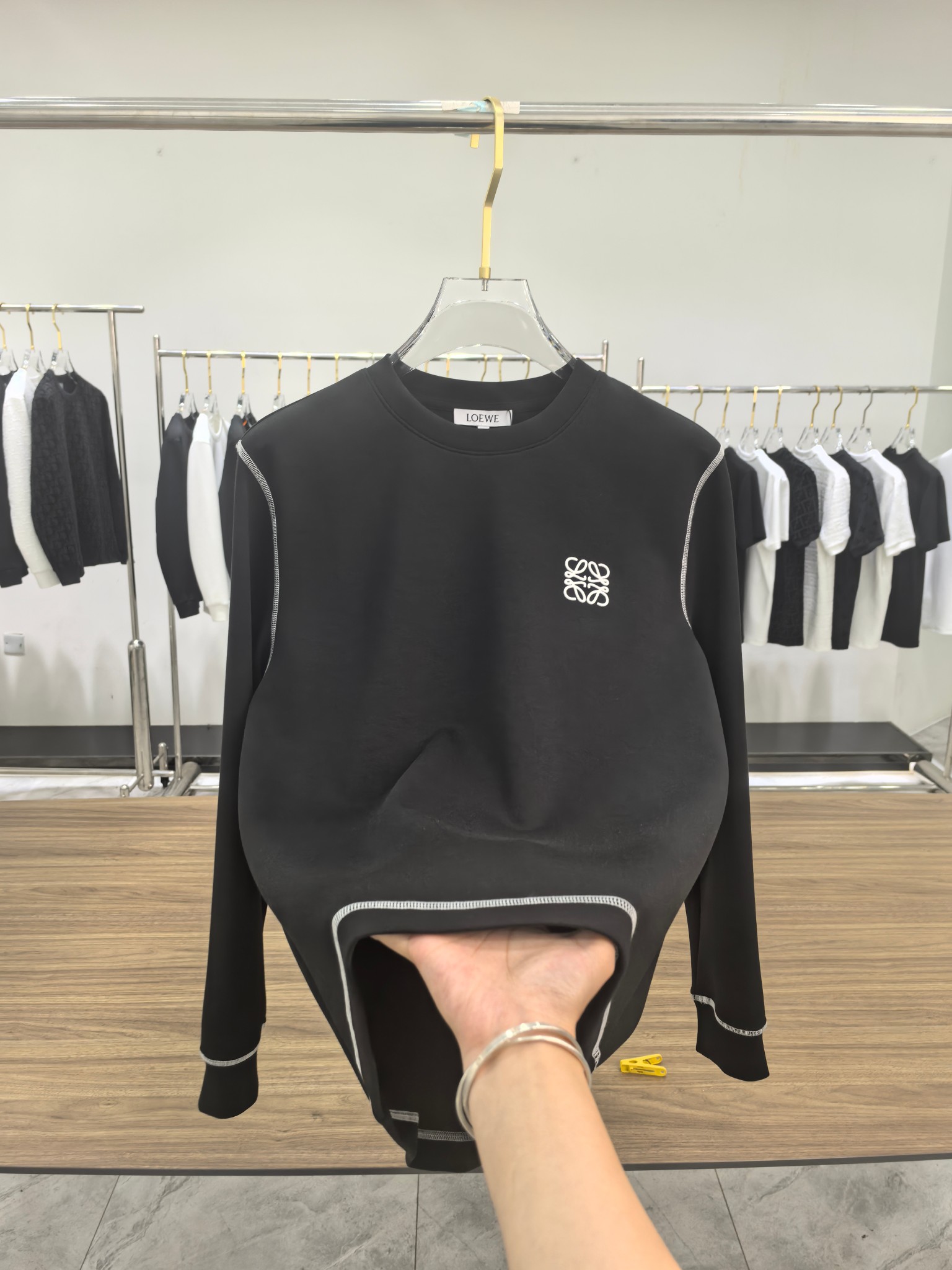 罗意威 2025秋冬专柜新款 时尚休闲打底衫长袖T恤，精选进口高密度双面拉架棉面料，精致原版logo打造