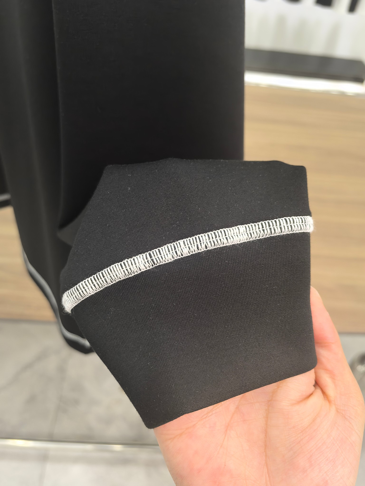 罗意威 2025秋冬专柜新款 时尚休闲打底衫长袖T恤，精选进口高密度双面拉架棉面料，精致原版logo打造