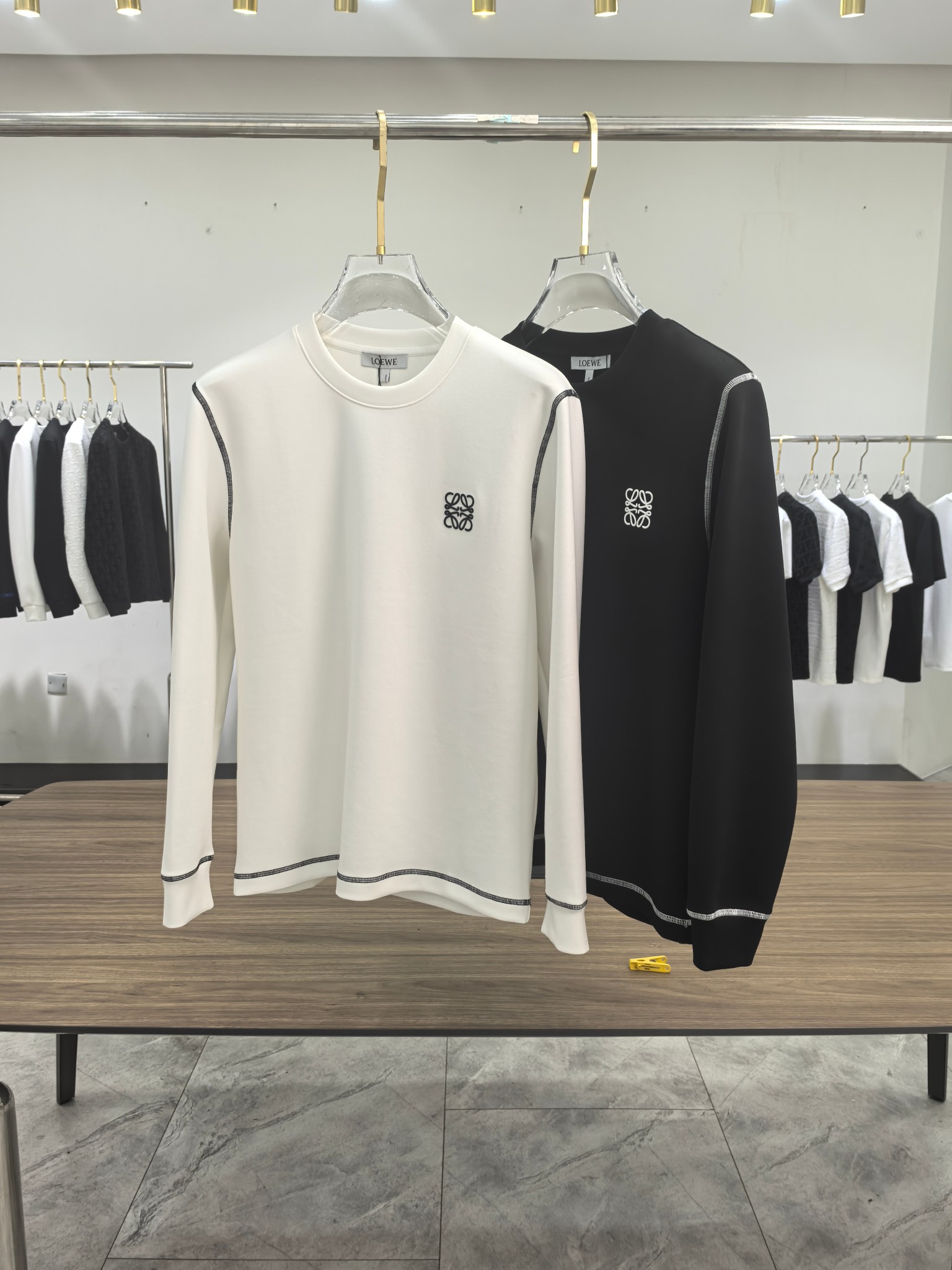 罗意威 2025秋冬专柜新款 时尚休闲打底衫长袖T恤，精选进口高密度双面拉架棉面料，精致原版logo打造