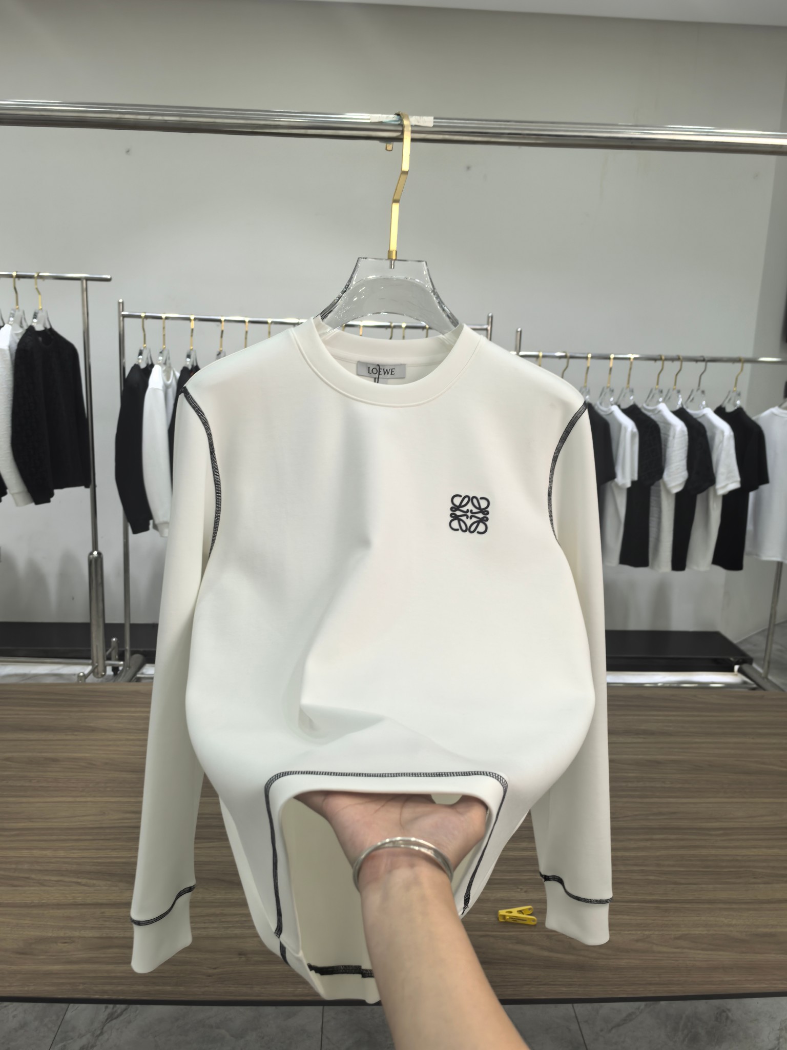 罗意威 2025秋冬专柜新款 时尚休闲打底衫长袖T恤，精选进口高密度双面拉架棉面料，精致原版logo打造