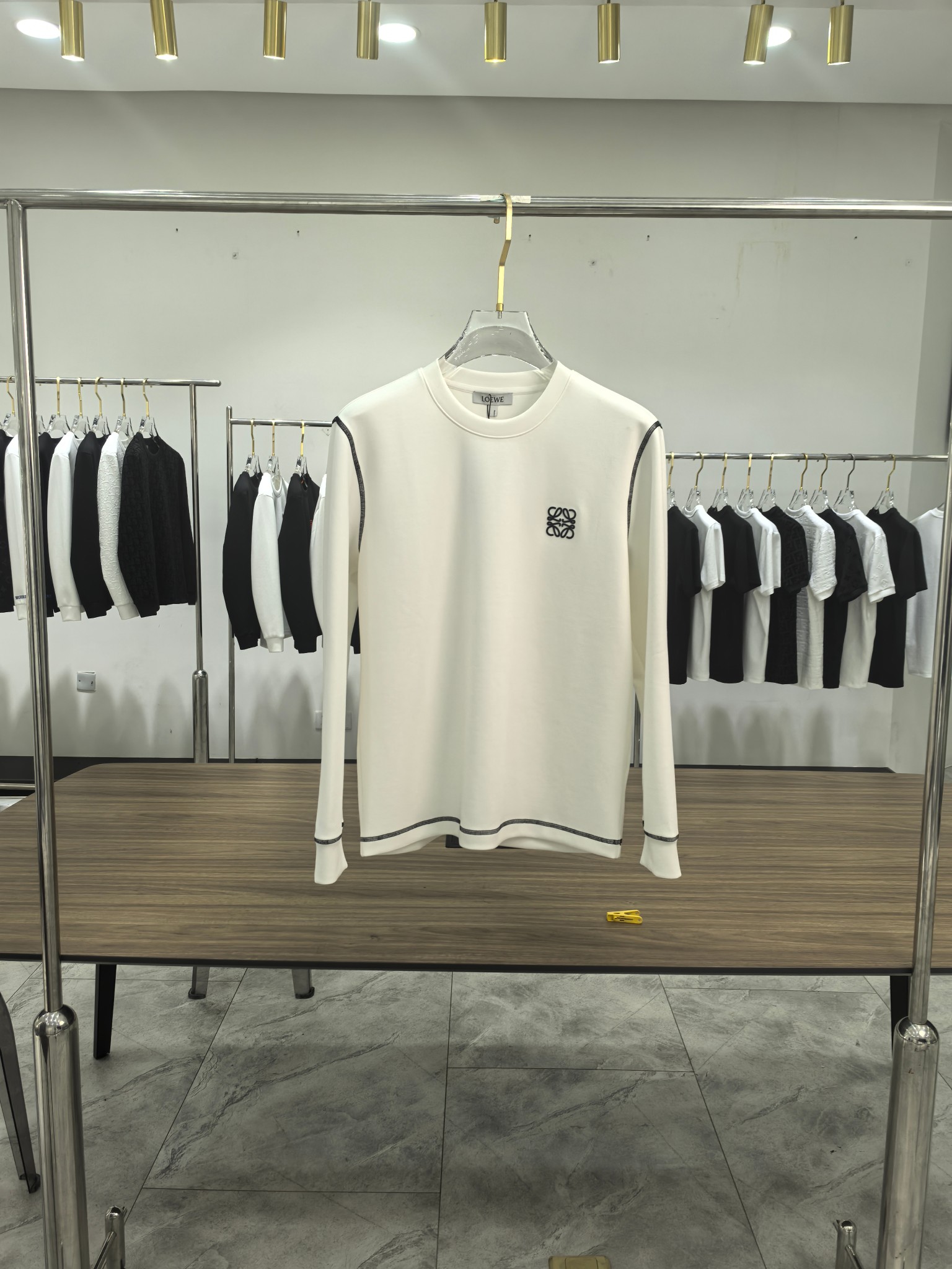 罗意威 2025秋冬专柜新款 时尚休闲打底衫长袖T恤，精选进口高密度双面拉架棉面料，精致原版logo打造