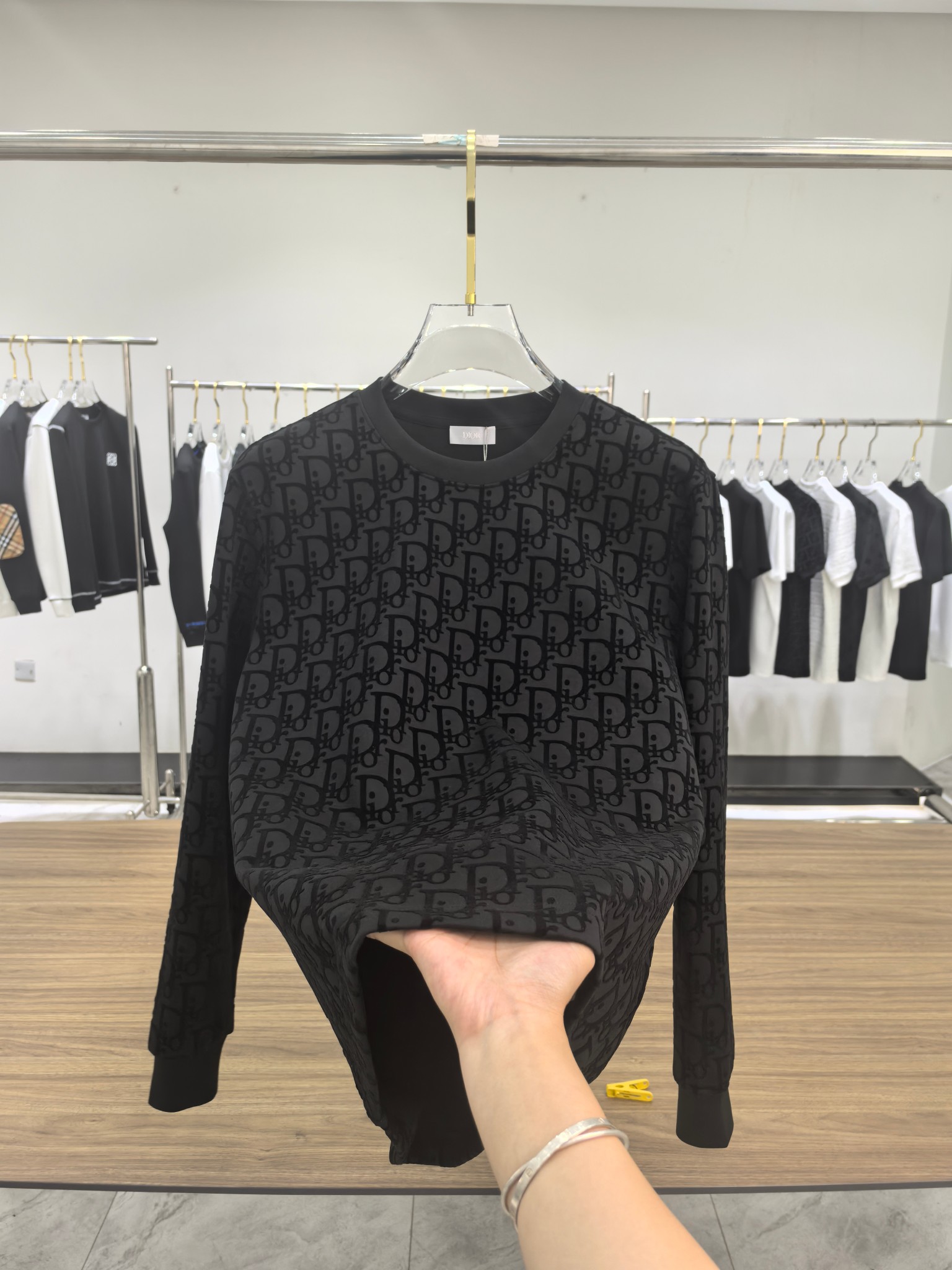 Dior 2025秋冬专柜新款 时尚休闲打底衫长袖T恤，精选进口高密度双面拉架棉面料，精致原版logo打