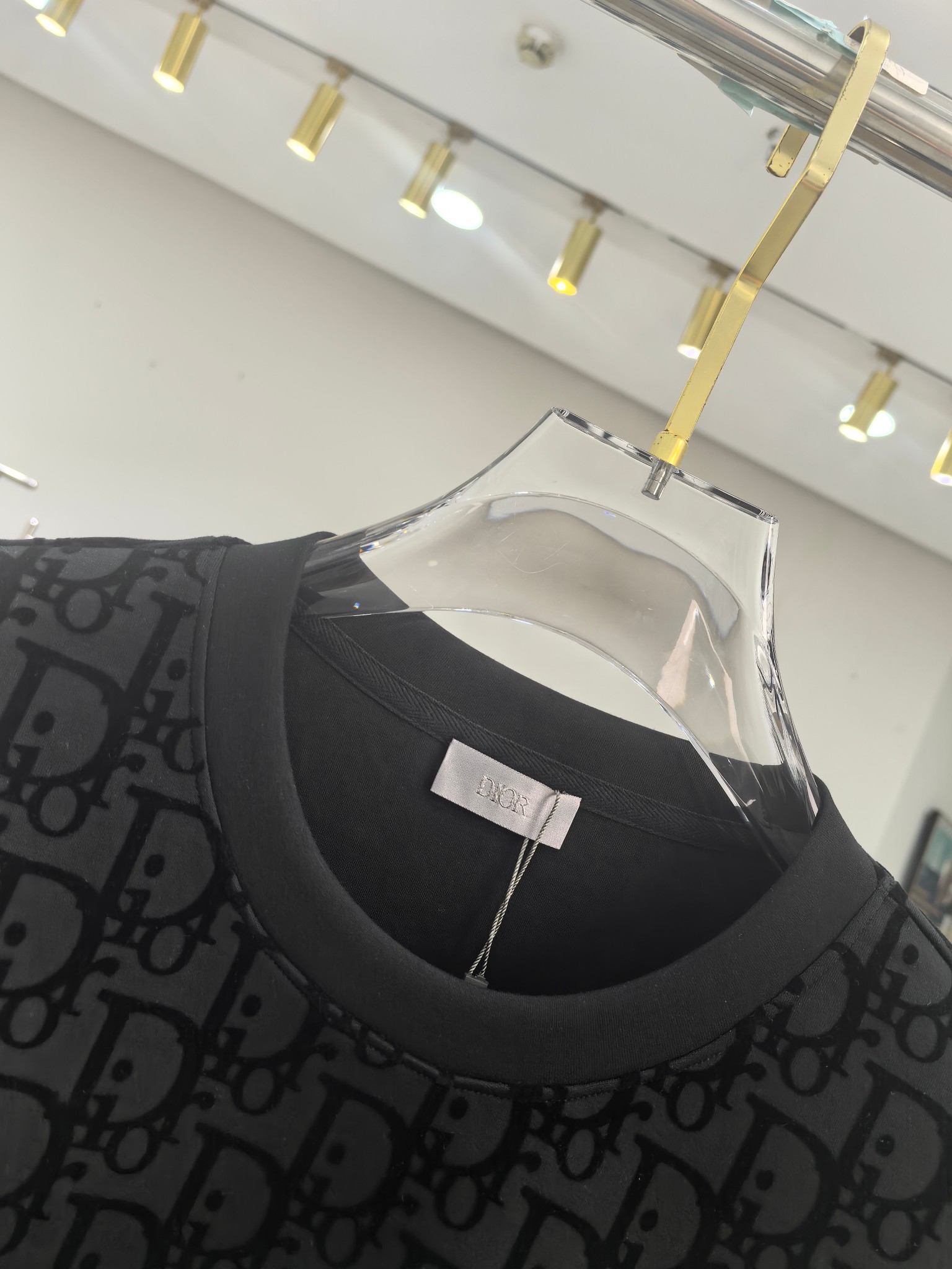 Dior 2025秋冬专柜新款 时尚休闲打底衫长袖T恤，精选进口高密度双面拉架棉面料，精致原版logo打