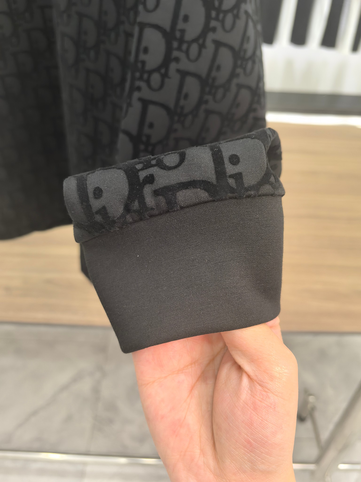 Dior 2025秋冬专柜新款 时尚休闲打底衫长袖T恤，精选进口高密度双面拉架棉面料，精致原版logo打