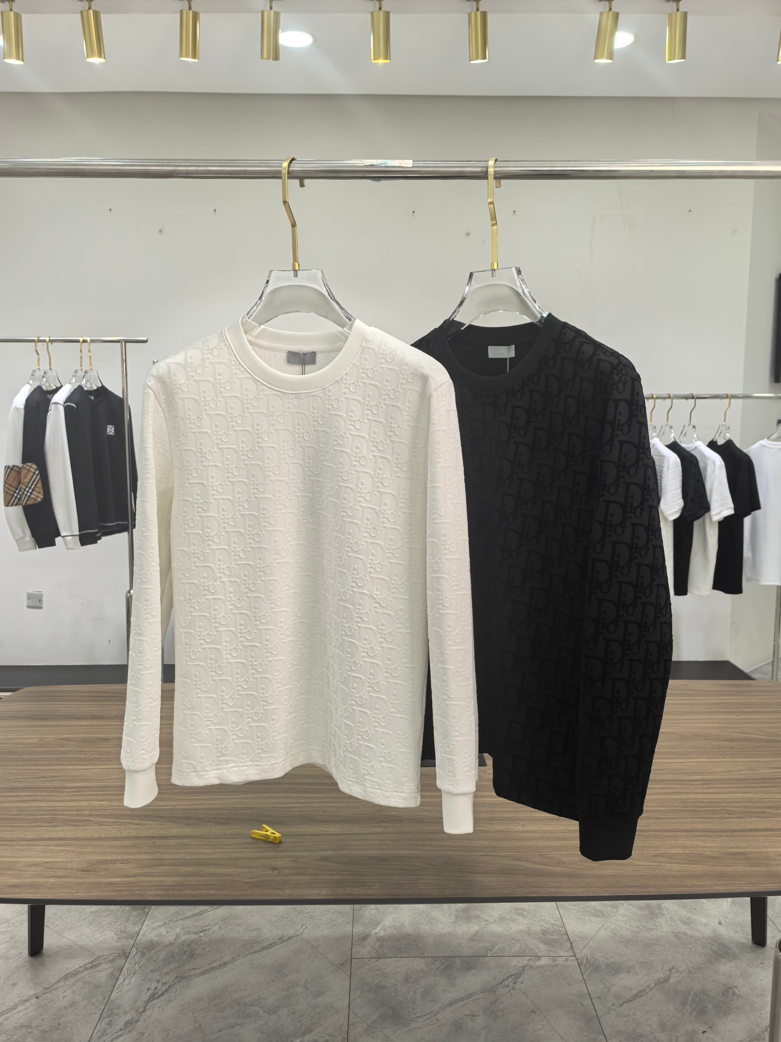 Dior 2025秋冬专柜新款 时尚休闲打底衫长袖T恤，精选进口高密度双面拉架棉面料，精致原版logo打