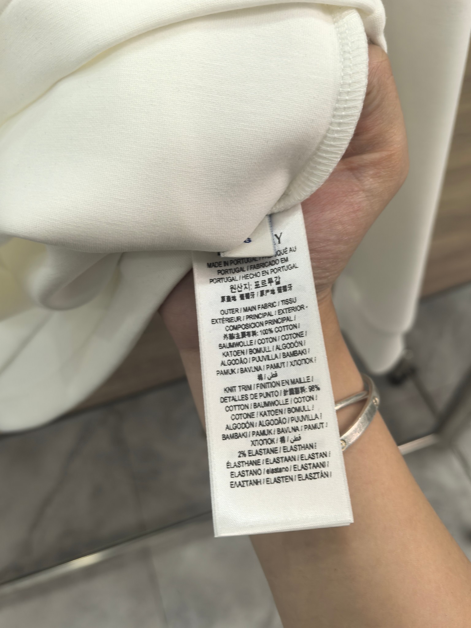 巴宝莉 2025秋冬专柜新款 时尚休闲打底衫长袖T恤，精选进口高密度双面拉架棉面料，精致原版logo打造