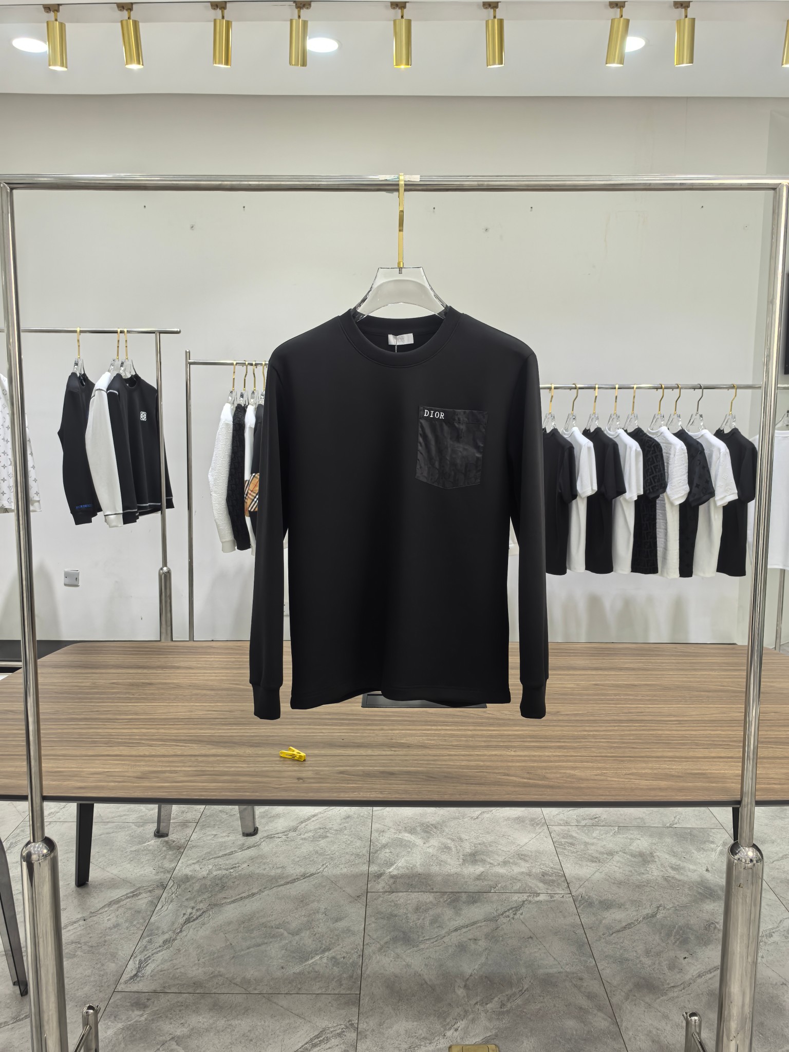 Dior 2025秋冬专柜新款 时尚休闲打底衫长袖T恤，精选进口高密度双面拉架棉面料，精致原版logo打