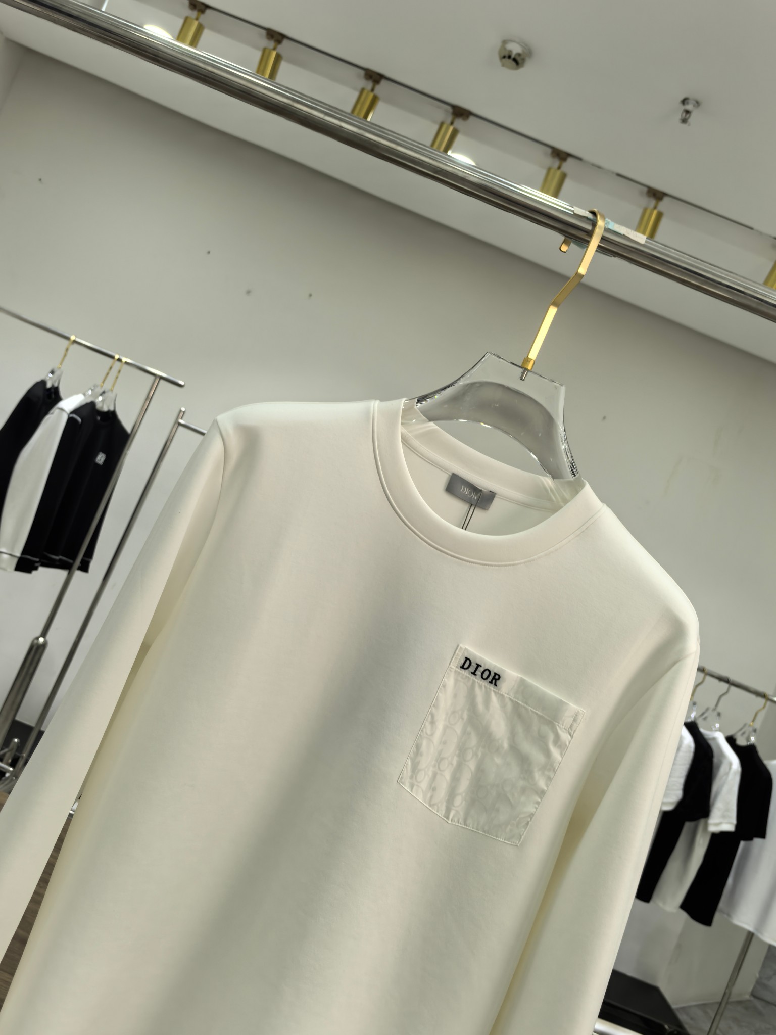 Dior 2025秋冬专柜新款 时尚休闲打底衫长袖T恤，精选进口高密度双面拉架棉面料，精致原版logo打