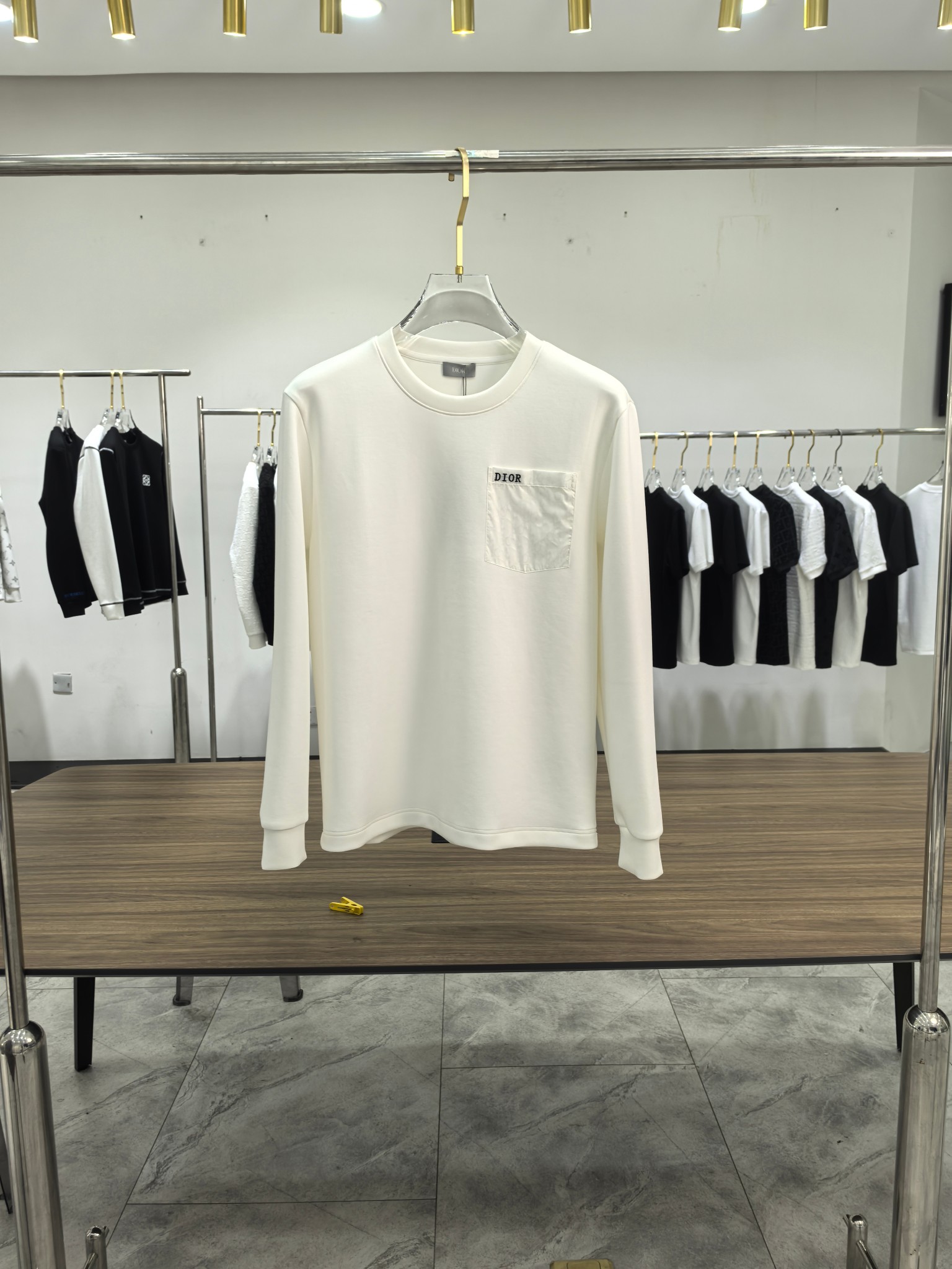 Dior 2025秋冬专柜新款 时尚休闲打底衫长袖T恤，精选进口高密度双面拉架棉面料，精致原版logo打