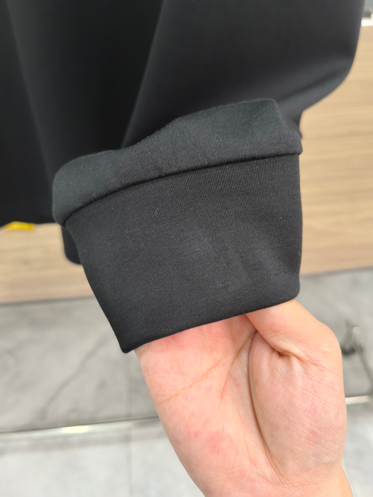 爱马仕 2025秋冬专柜新款 时尚休闲打底衫长袖T恤，精选进口高密度双面拉架棉面料，精致原版logo打造