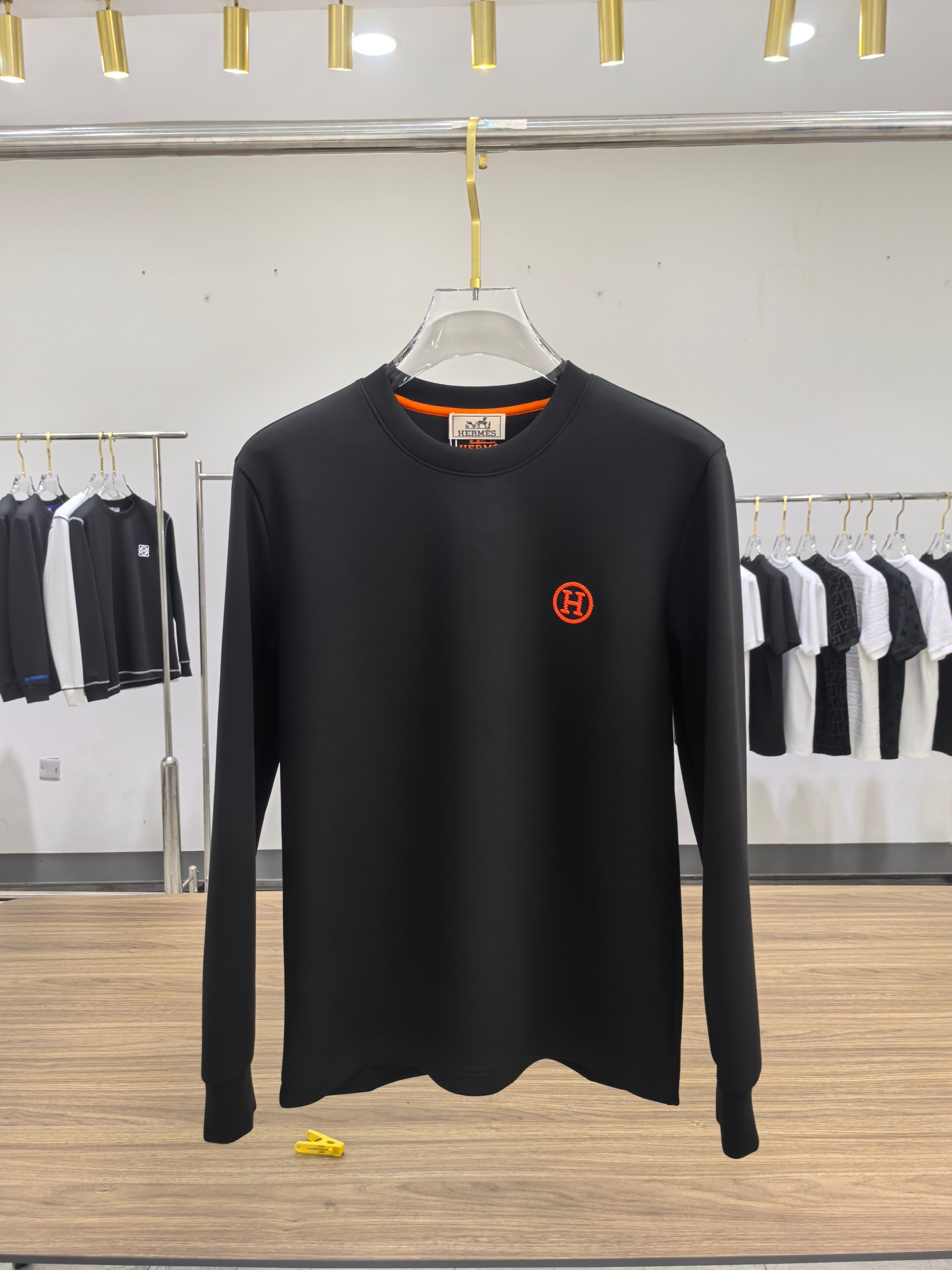 爱马仕 2025秋冬专柜新款 时尚休闲打底衫长袖T恤，精选进口高密度双面拉架棉面料，精致原版logo打造