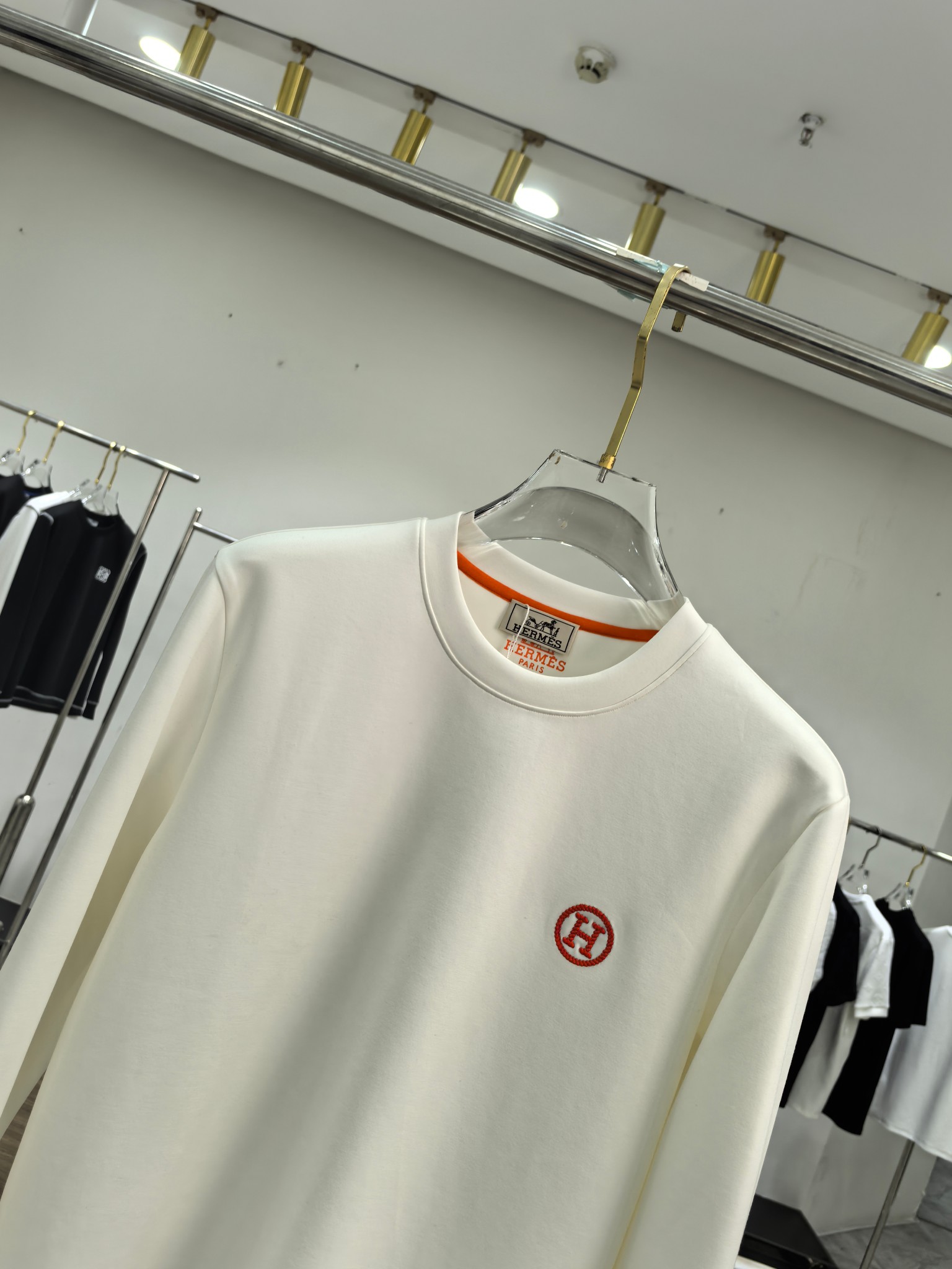 爱马仕 2025秋冬专柜新款 时尚休闲打底衫长袖T恤，精选进口高密度双面拉架棉面料，精致原版logo打造