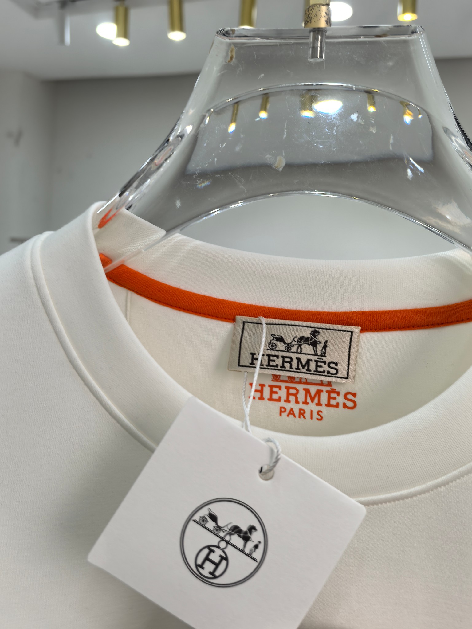 爱马仕 2025秋冬专柜新款 时尚休闲打底衫长袖T恤，精选进口高密度双面拉架棉面料，精致原版logo打造