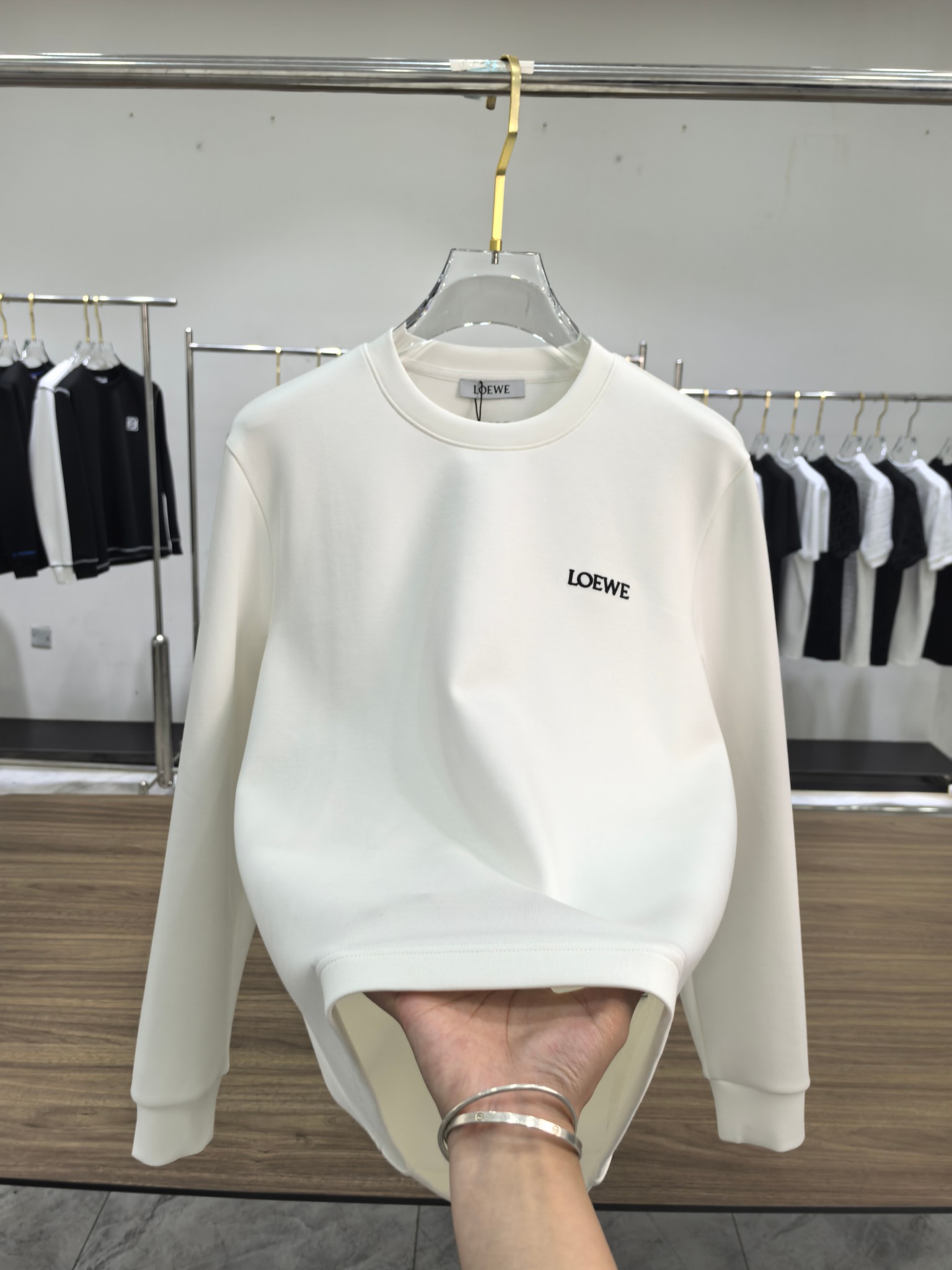 罗意威 2025秋冬专柜新款 时尚休闲打底衫长袖T恤，精选进口高密度双面拉架棉面料，精致原版logo打造