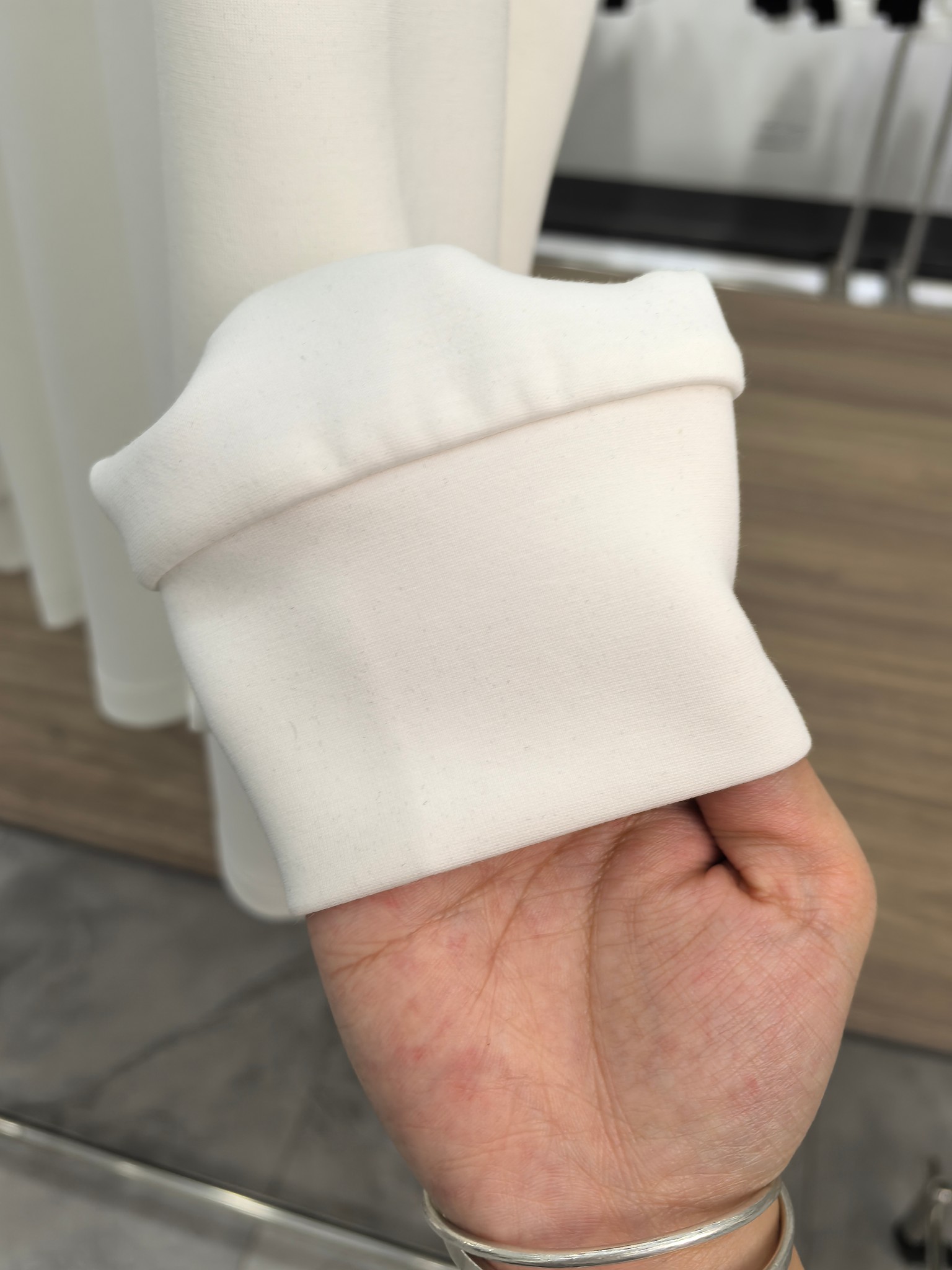 罗意威 2025秋冬专柜新款 时尚休闲打底衫长袖T恤，精选进口高密度双面拉架棉面料，精致原版logo打造