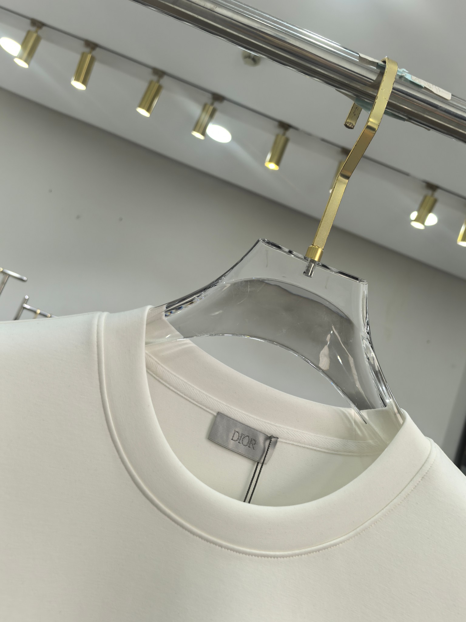 Dior 2025秋冬专柜新款 时尚休闲打底衫长袖T恤，精选进口高密度双面拉架棉面料，精致原版logo打