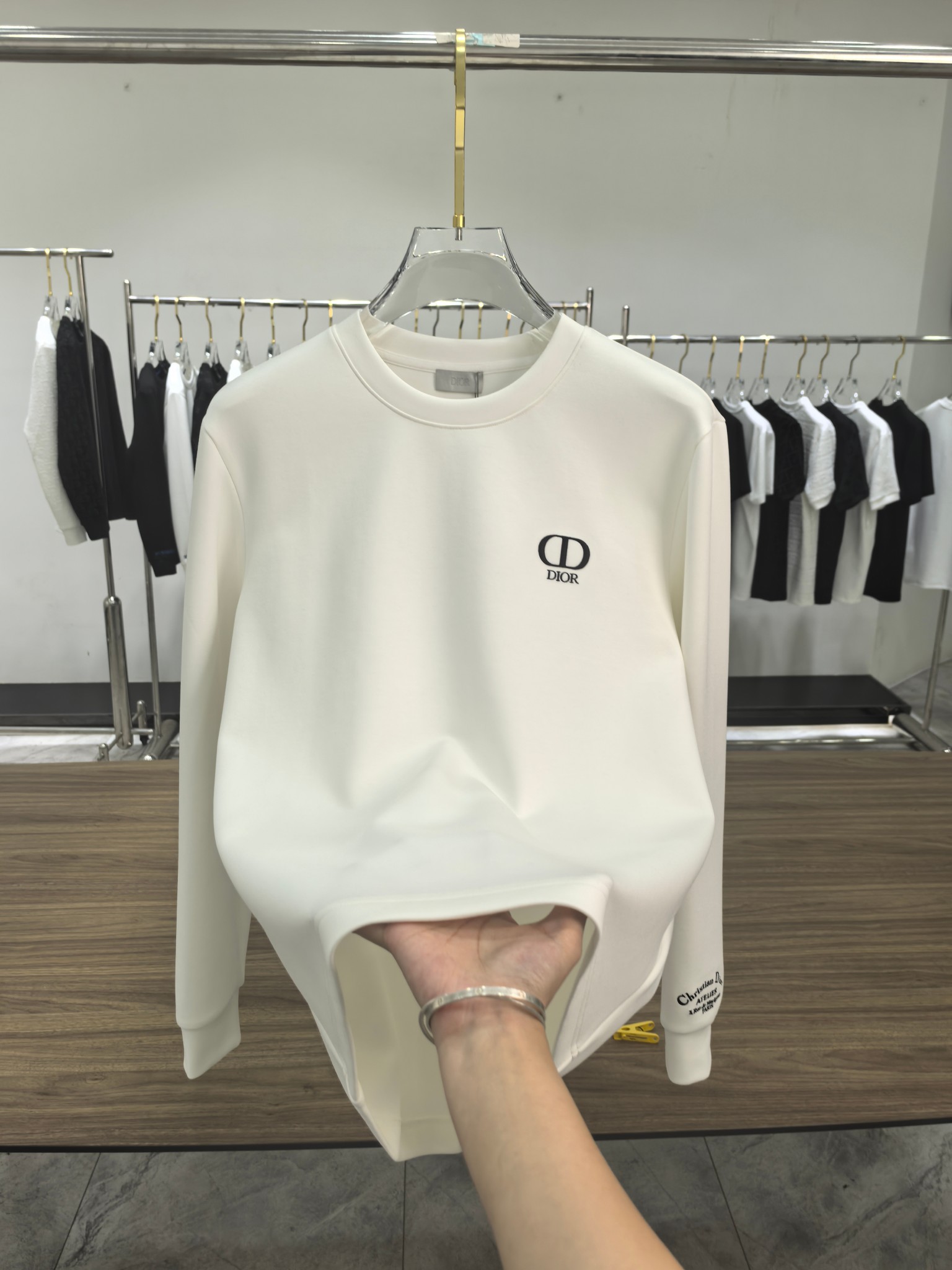 Dior 2025秋冬专柜新款 时尚休闲打底衫长袖T恤，精选进口高密度双面拉架棉面料，精致原版logo打