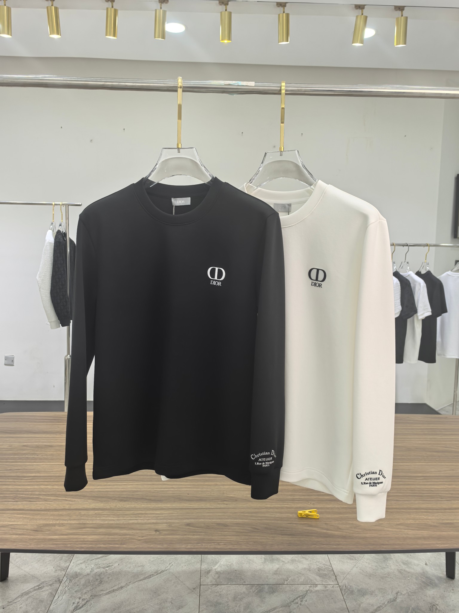 Dior 2025秋冬专柜新款 时尚休闲打底衫长袖T恤，精选进口高密度双面拉架棉面料，精致原版logo打