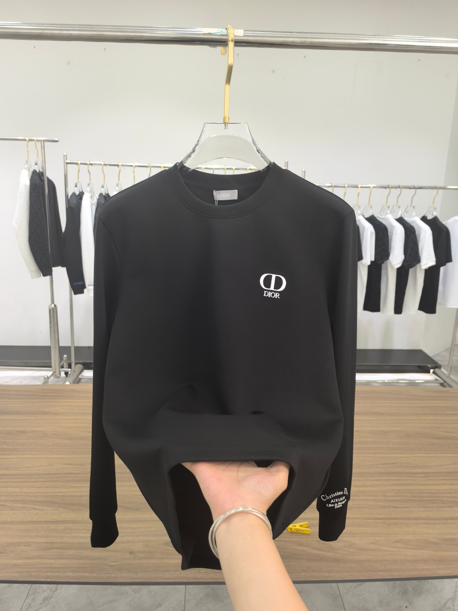 Dior 2025秋冬专柜新款 时尚休闲打底衫长袖T恤，精选进口高密度双面拉架棉面料，精致原版logo打