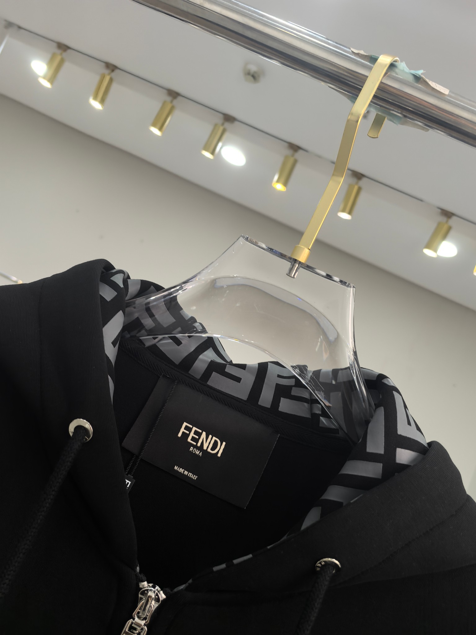 蒙口 2025秋冬最新爆款夹克外套 面料精选高支高密双股空气层长绒棉 手感超级舒服 logo精选全进口环