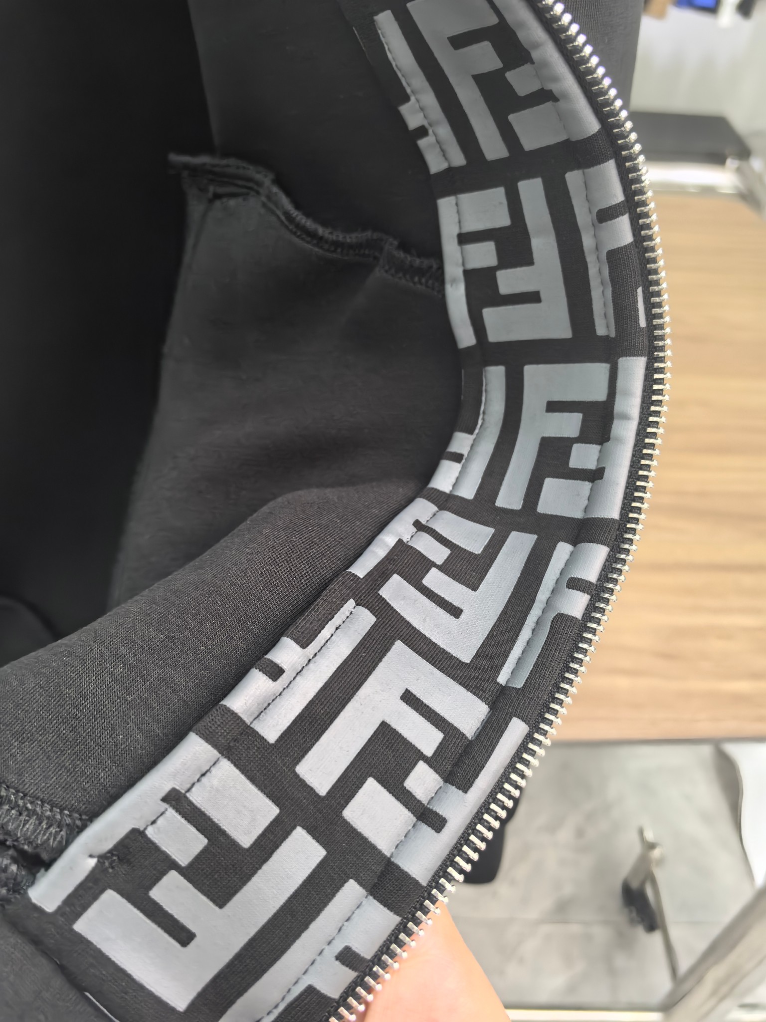 蒙口 2025秋冬最新爆款夹克外套 面料精选高支高密双股空气层长绒棉 手感超级舒服 logo精选全进口环