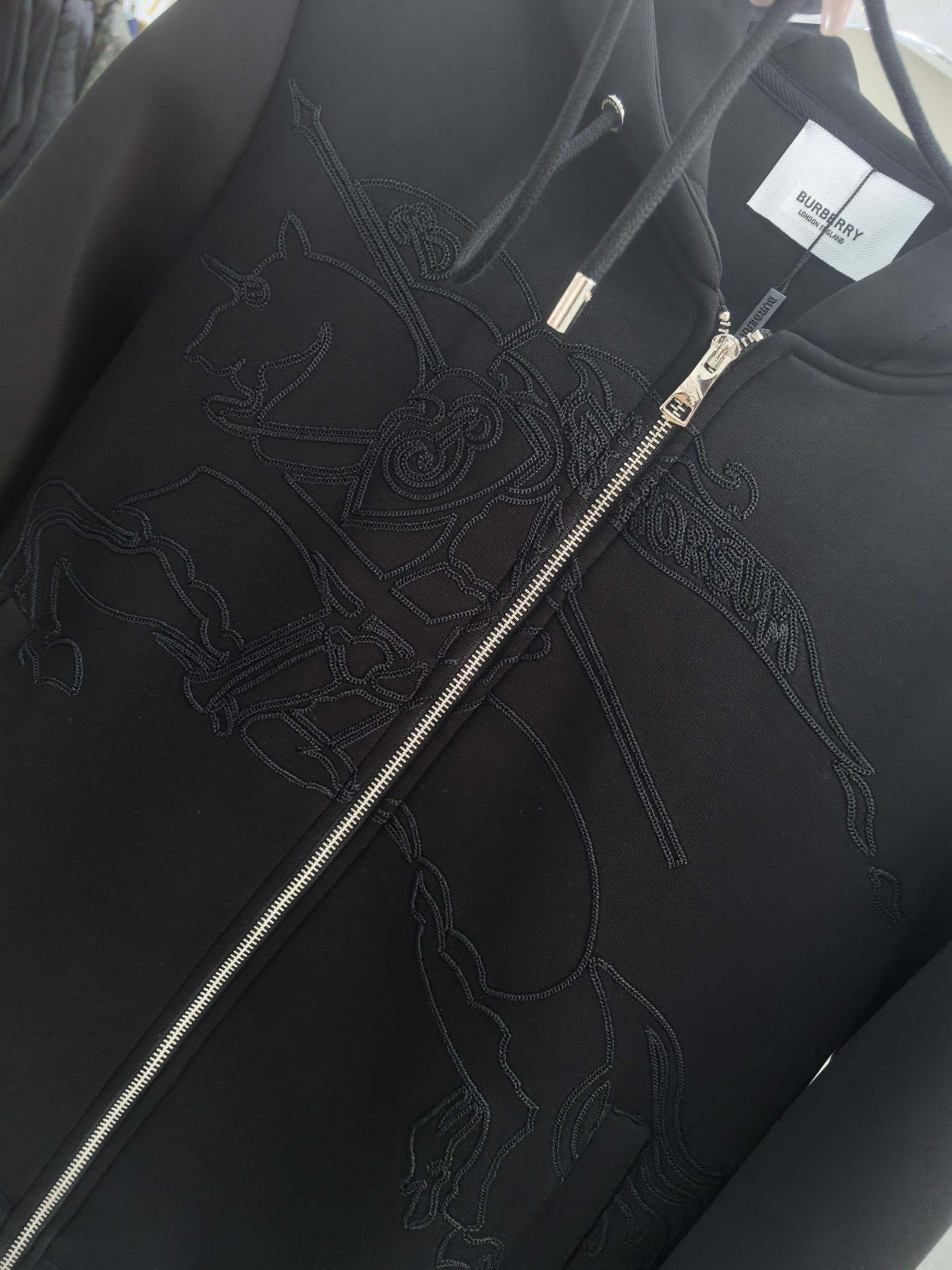 巴宝莉 2025秋冬最新爆款夹克外套 面料精选高支高密双股空气层长绒棉 手感超级舒服 logo精选全进口