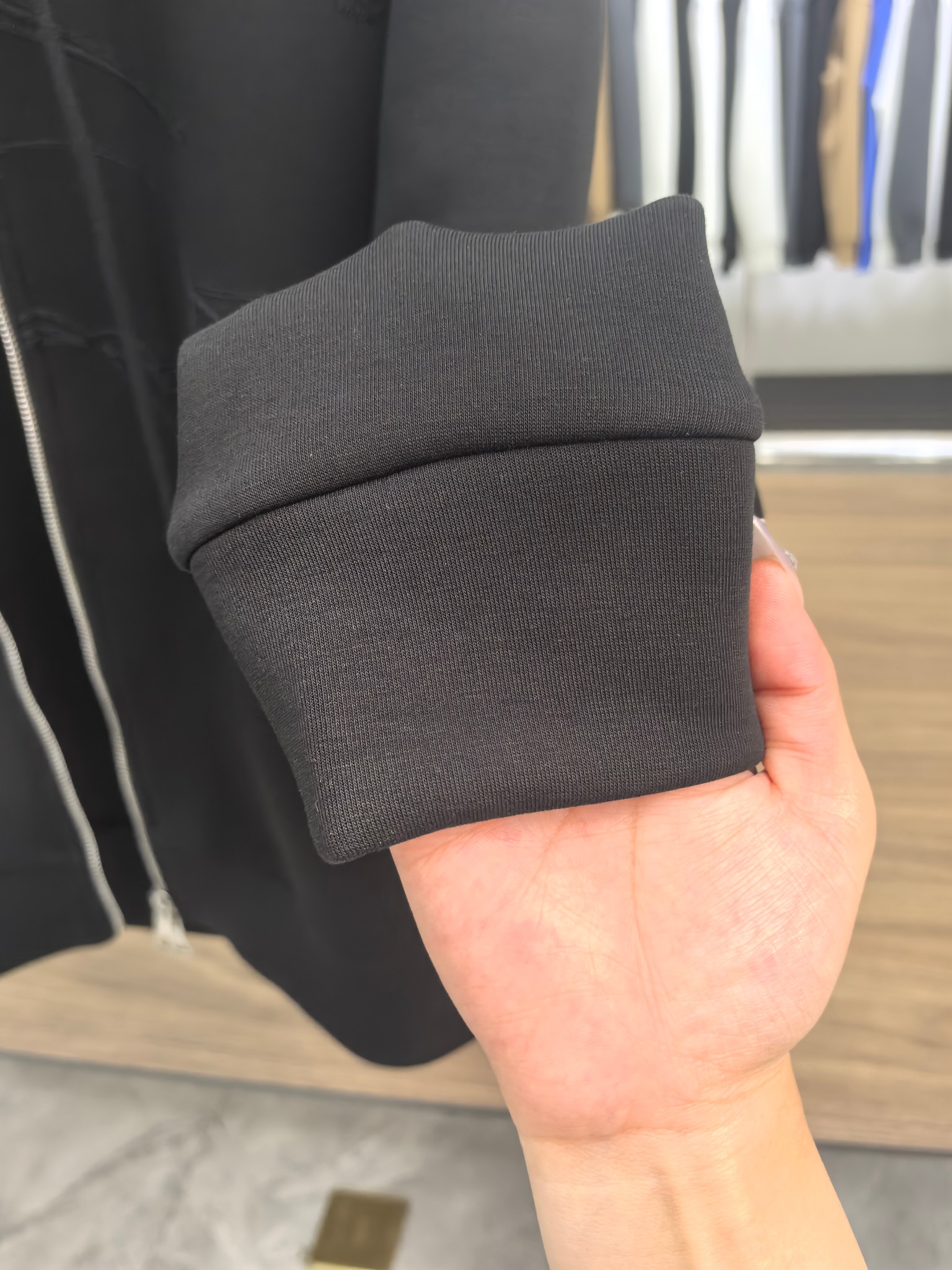 巴宝莉 2025秋冬最新爆款夹克外套 面料精选高支高密双股空气层长绒棉 手感超级舒服 logo精选全进口