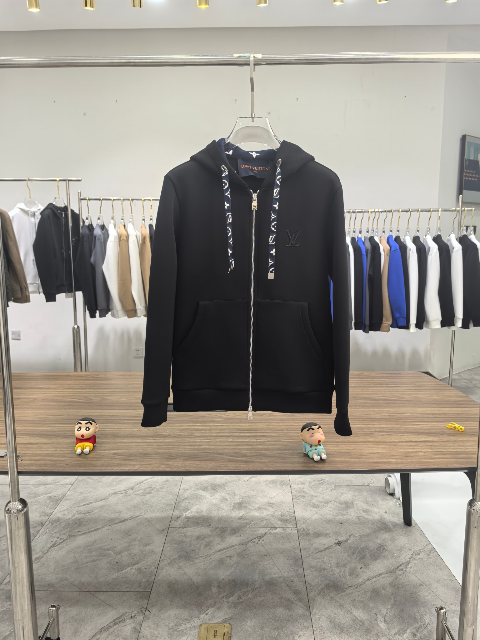 LV 2025秋冬最新爆款夹克外套 面料精选高支高密双股空气层长绒棉 手感超级舒服 logo精选全进口环