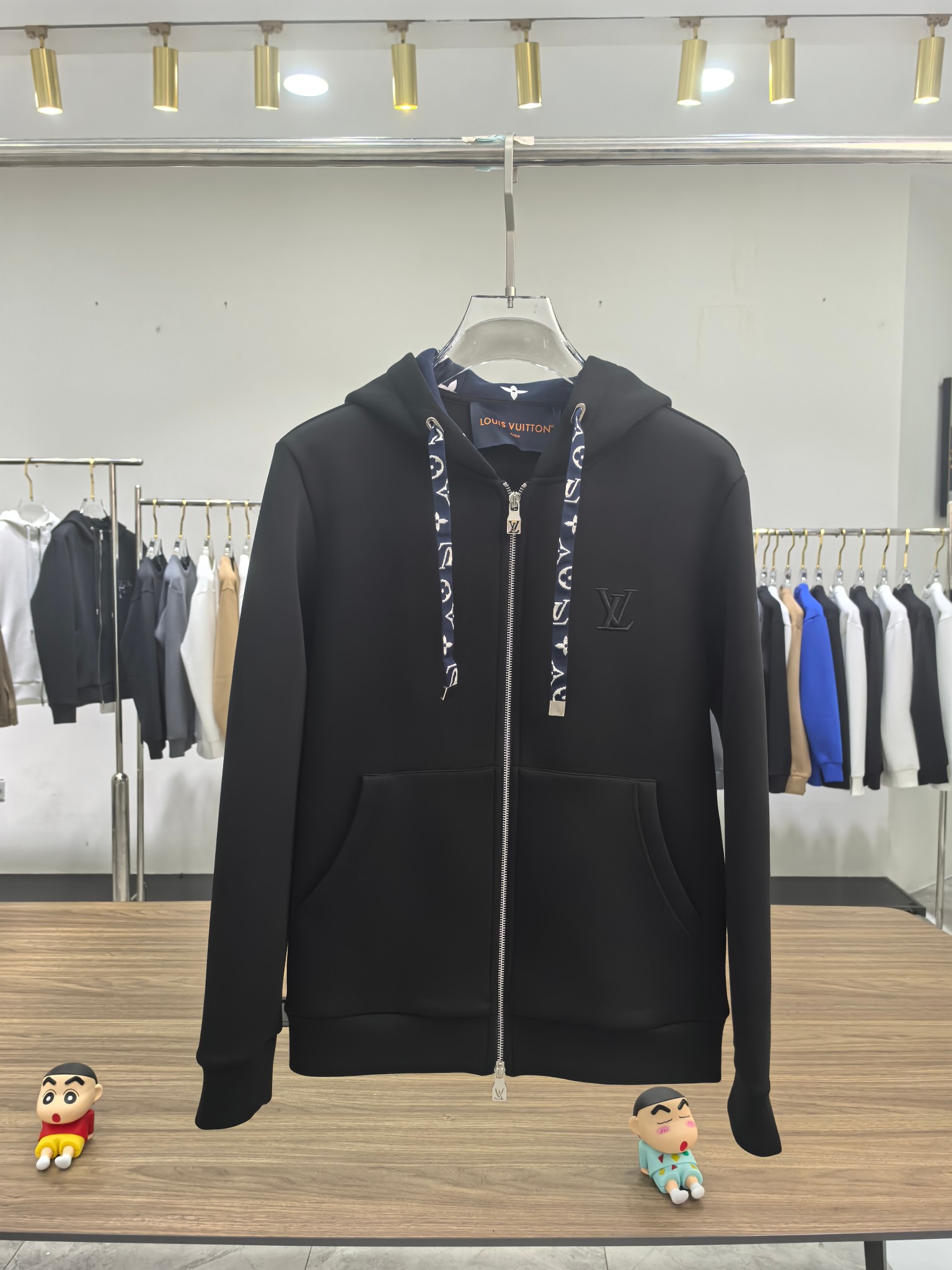 LV 2025秋冬最新爆款夹克外套 面料精选高支高密双股空气层长绒棉 手感超级舒服 logo精选全进口环