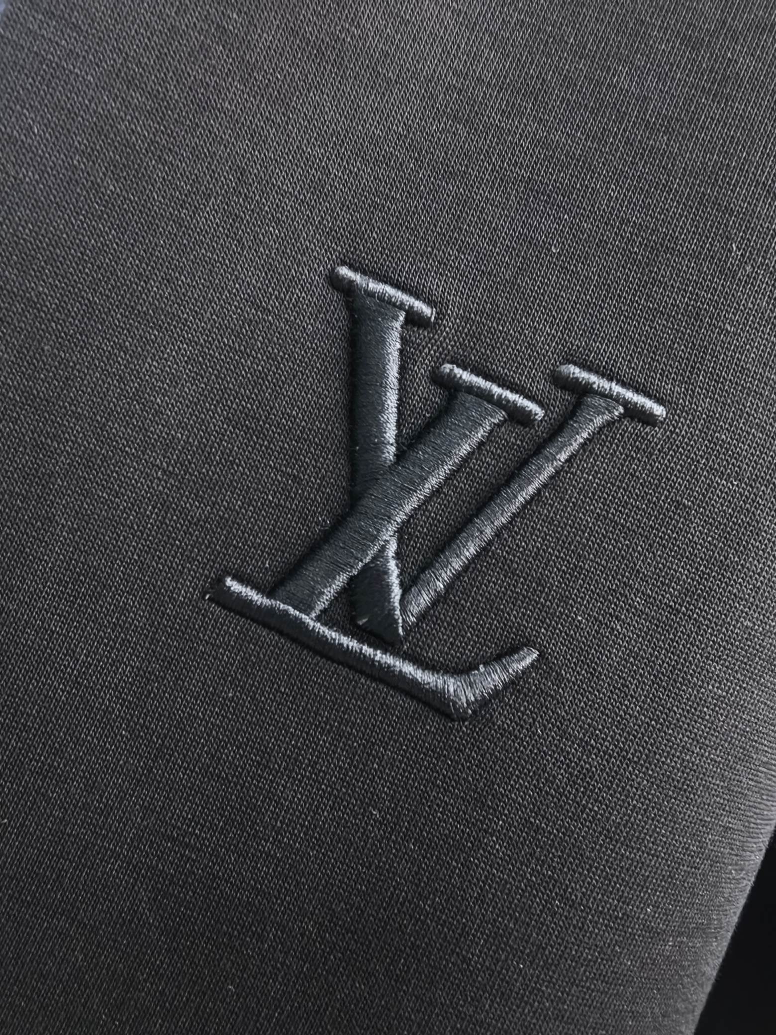 LV 2025秋冬最新爆款夹克外套 面料精选高支高密双股空气层长绒棉 手感超级舒服 logo精选全进口环