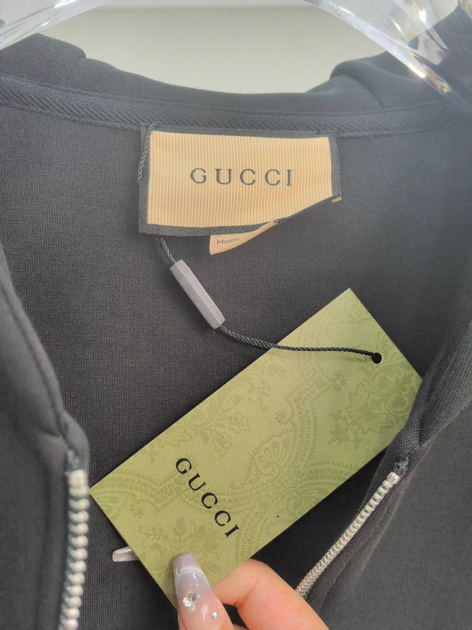 Gucci 2025秋冬最新爆款夹克外套 面料精选高支高密双股空气层长绒棉 手感超级舒服 logo精选全