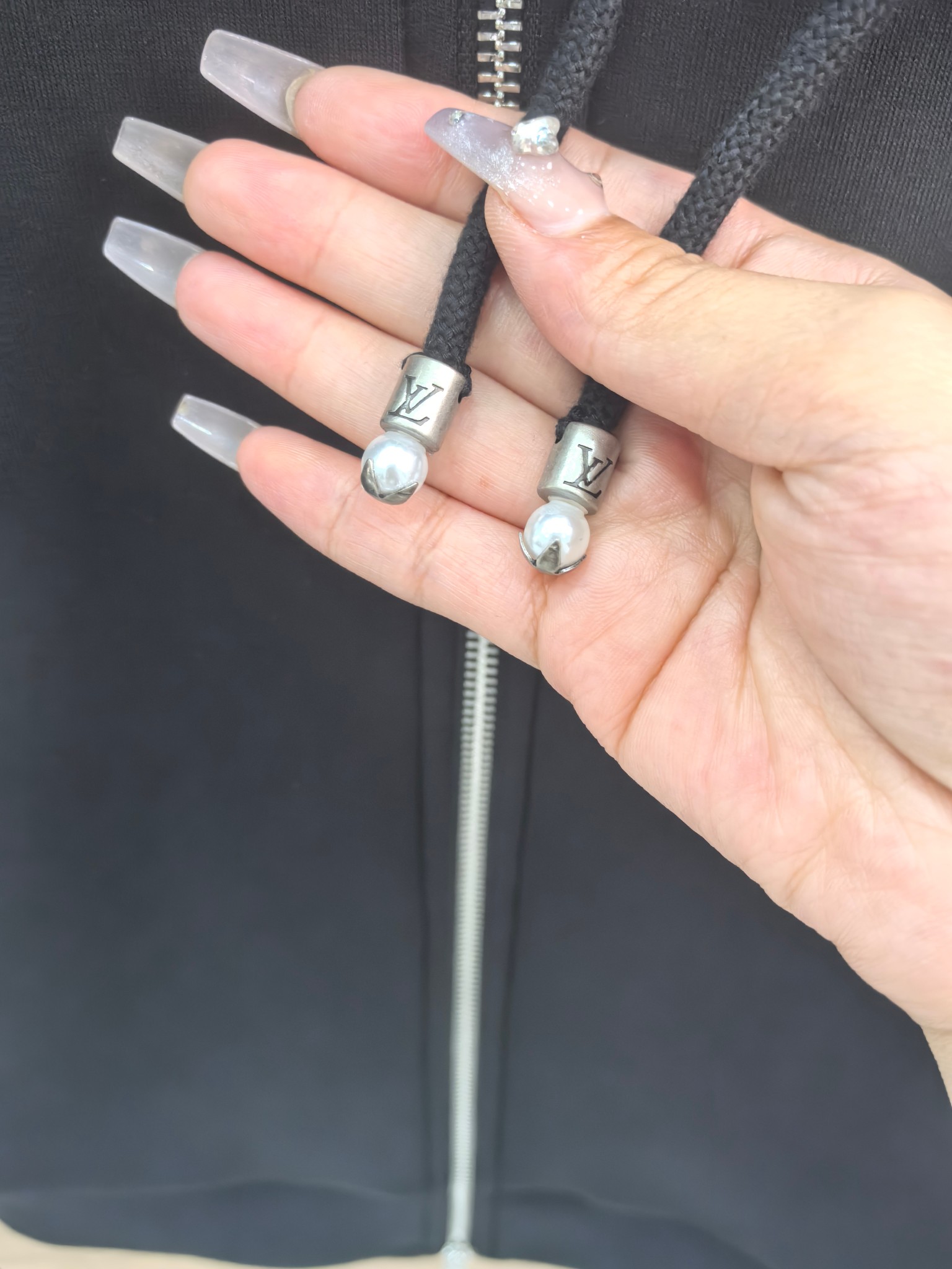 LV 2025秋冬最新爆款夹克外套 面料精选高支高密双股空气层长绒棉 手感超级舒服 logo精选全进口环