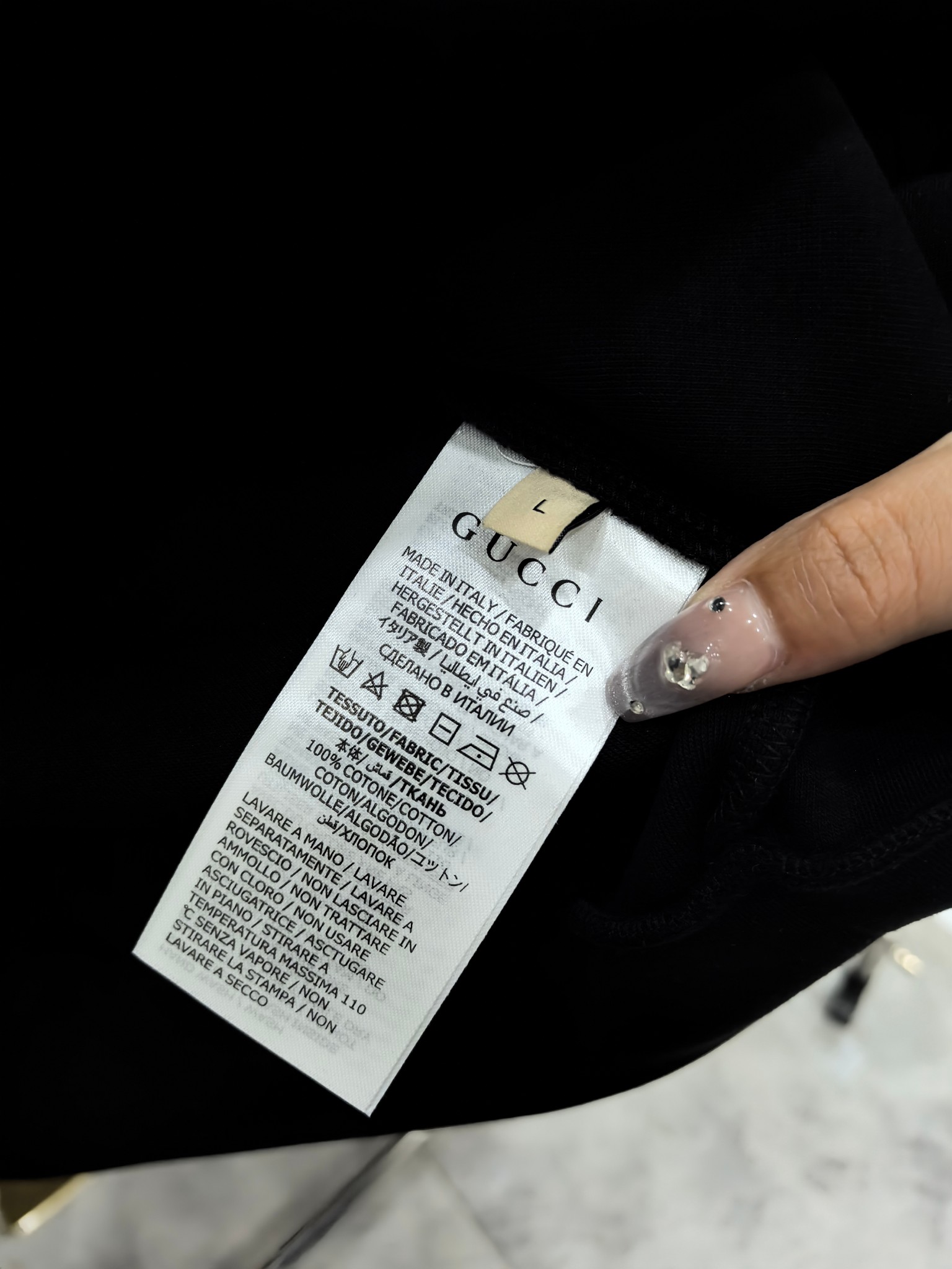 Gucci2025早秋新款休闲套装！专柜同步。细节精致高级，品牌logo压胶高级感满满。定织面料更显年轻