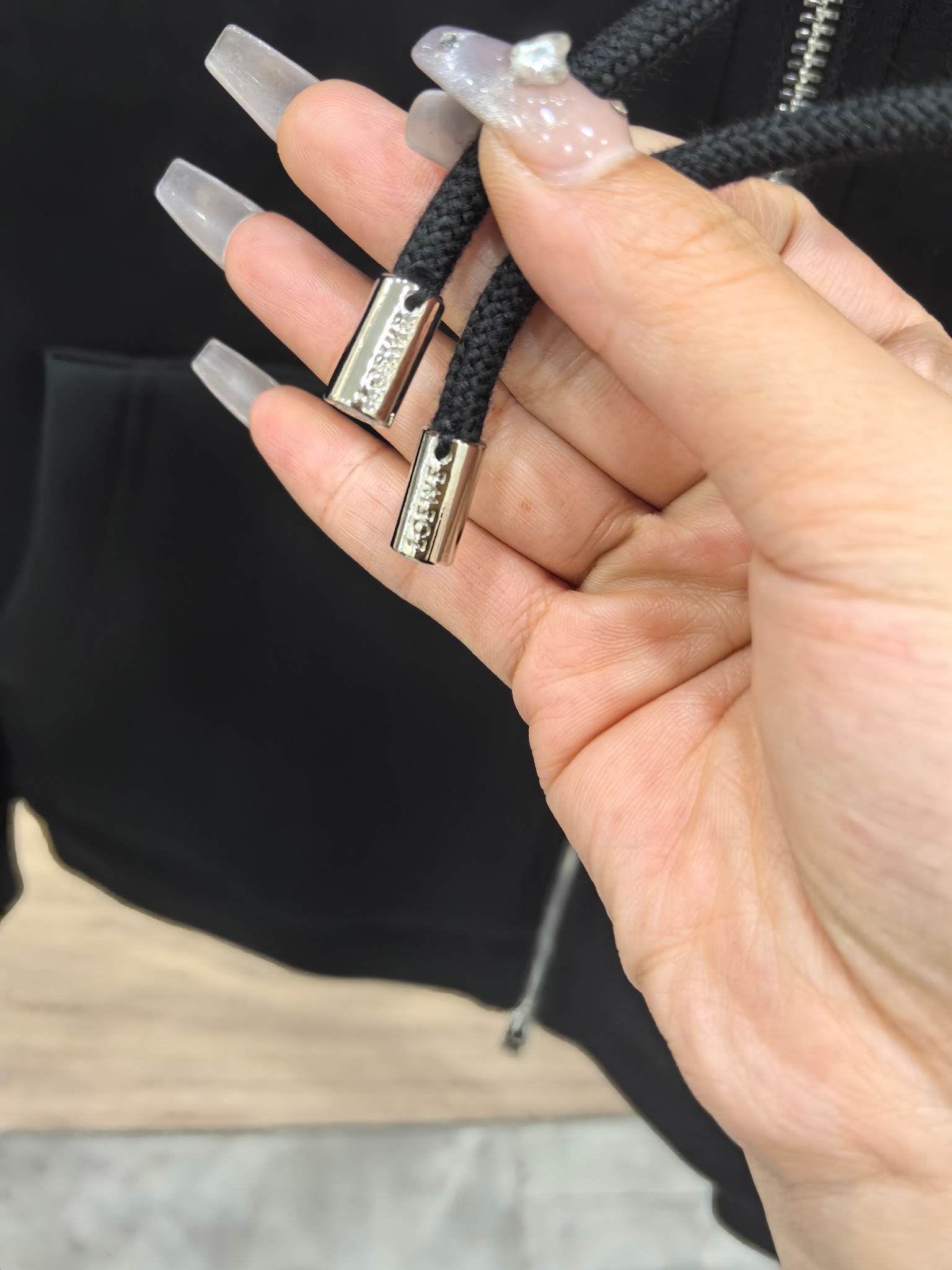 罗意威 2025早秋新款休闲套装！专柜同步。细节精致高级，品牌logo压胶高级感满满。定织面料更显年轻活