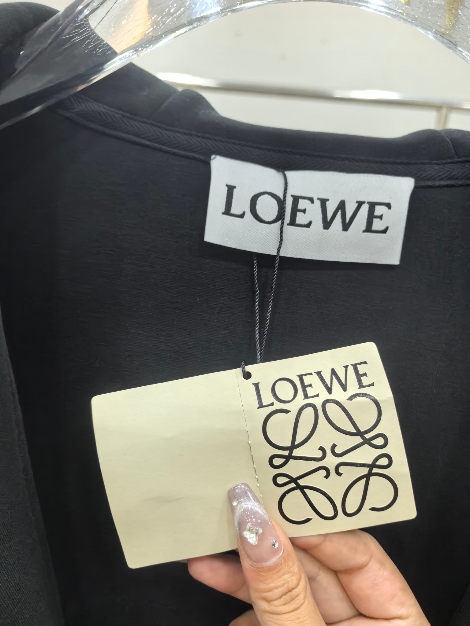 罗意威 2025早秋新款休闲套装！专柜同步。细节精致高级，品牌logo压胶高级感满满。定织面料更显年轻活