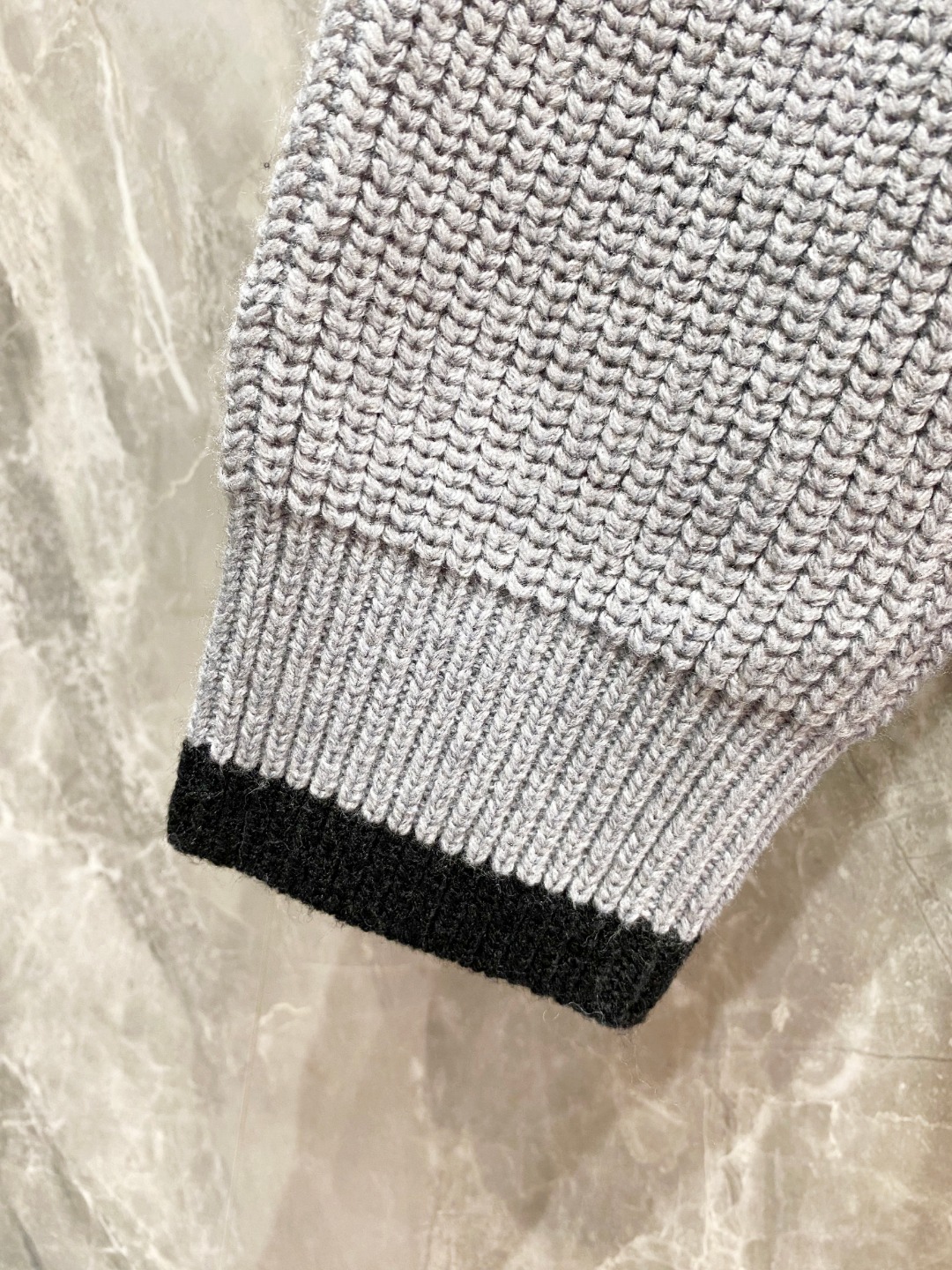 罗意威 2025毛衣外套 2025秋冬最新系列，专柜1:1顶级复刻，全品相！加厚款，时下最流行的老钱风，