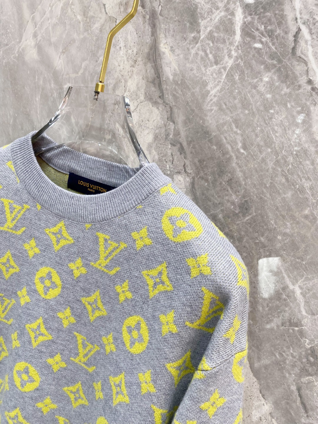 LV2025毛衣外套 2025秋冬最新系列，专柜1:1顶级复刻，全品相！加厚款，时下最流行的老钱风，老板