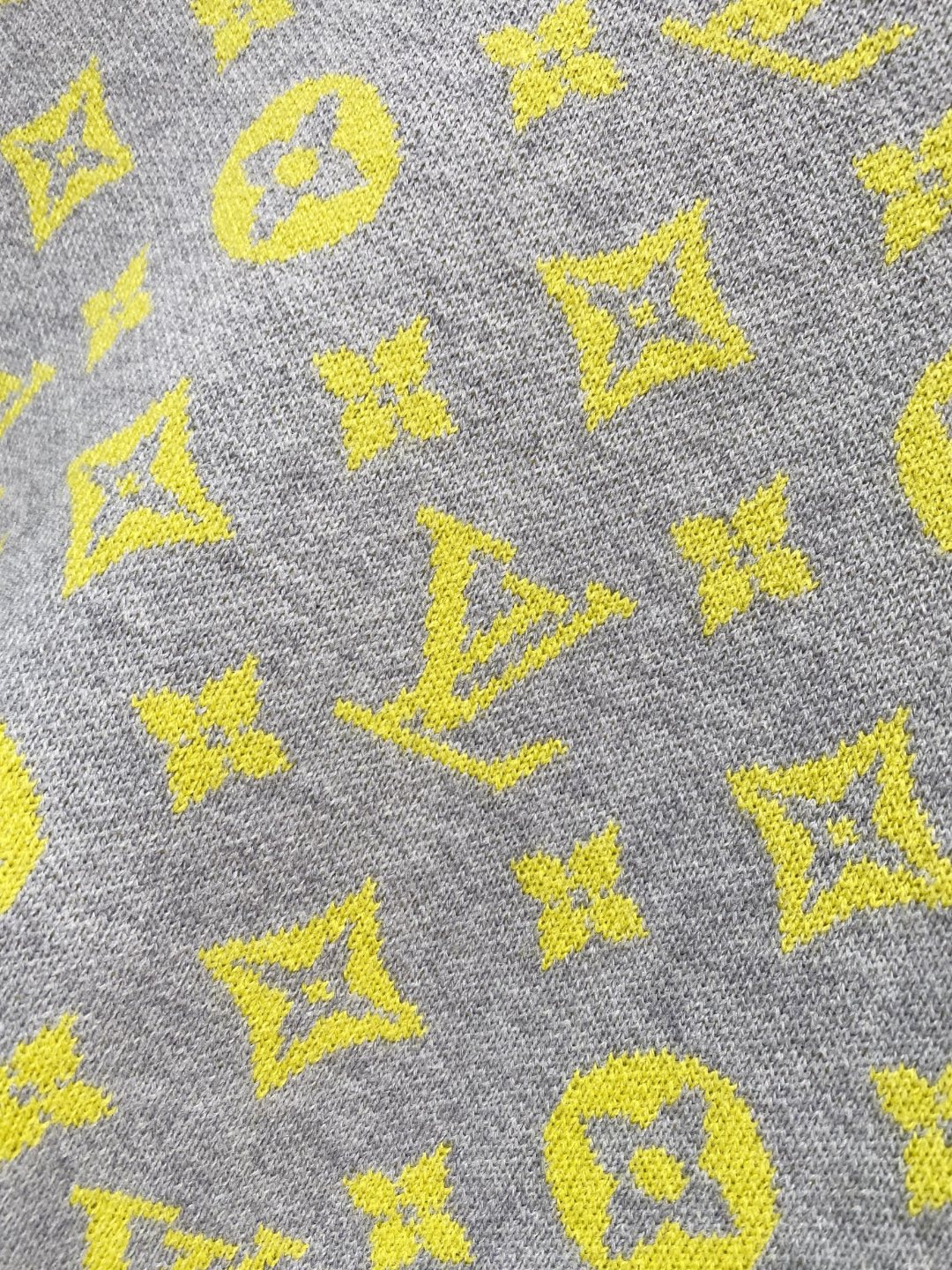 LV2025毛衣外套 2025秋冬最新系列，专柜1:1顶级复刻，全品相！加厚款，时下最流行的老钱风，老板