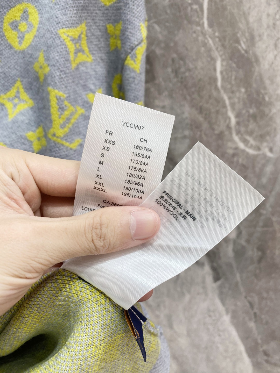 LV2025毛衣外套 2025秋冬最新系列，专柜1:1顶级复刻，全品相！加厚款，时下最流行的老钱风，老板