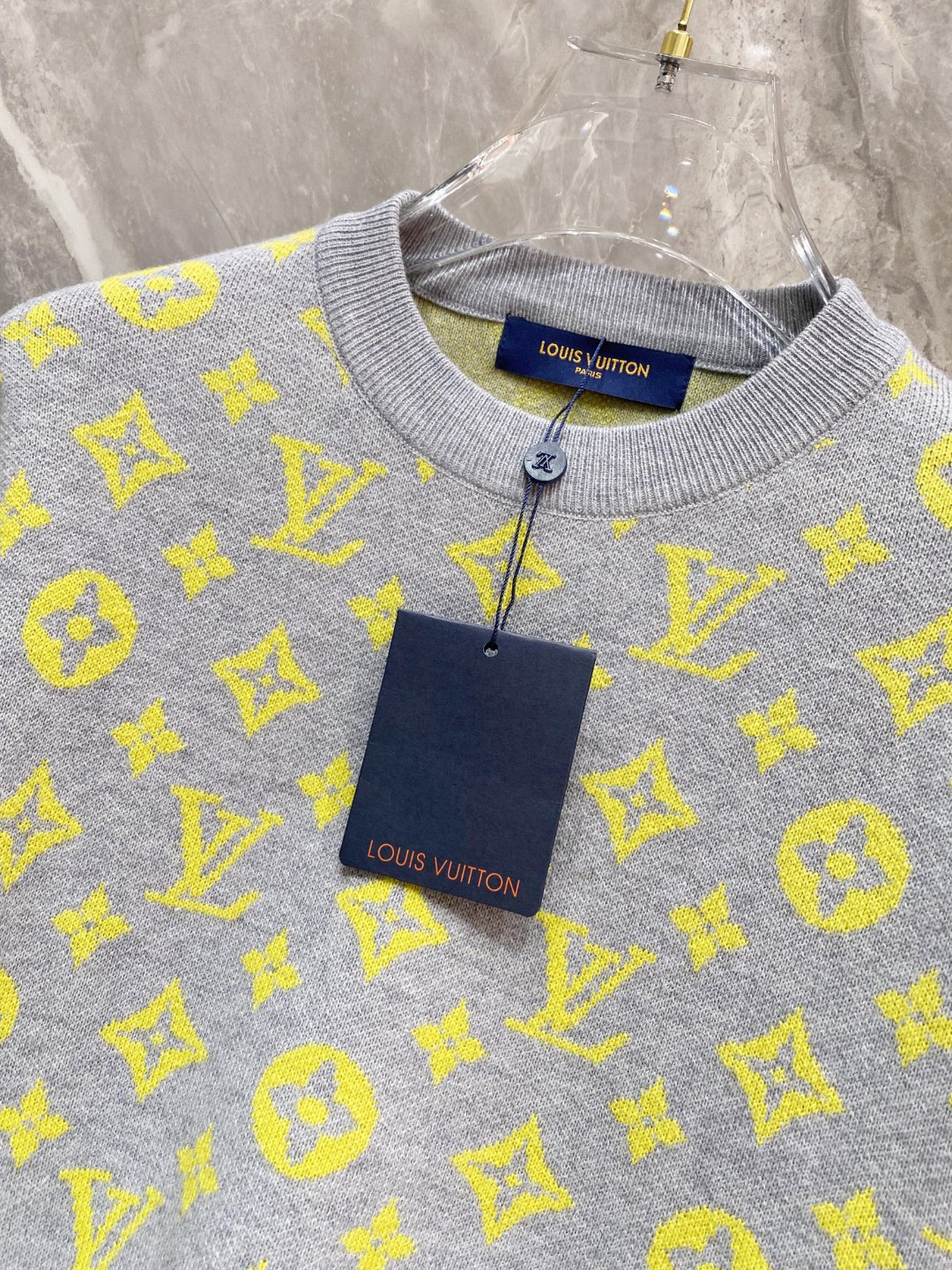 LV2025毛衣外套 2025秋冬最新系列，专柜1:1顶级复刻，全品相！加厚款，时下最流行的老钱风，老板