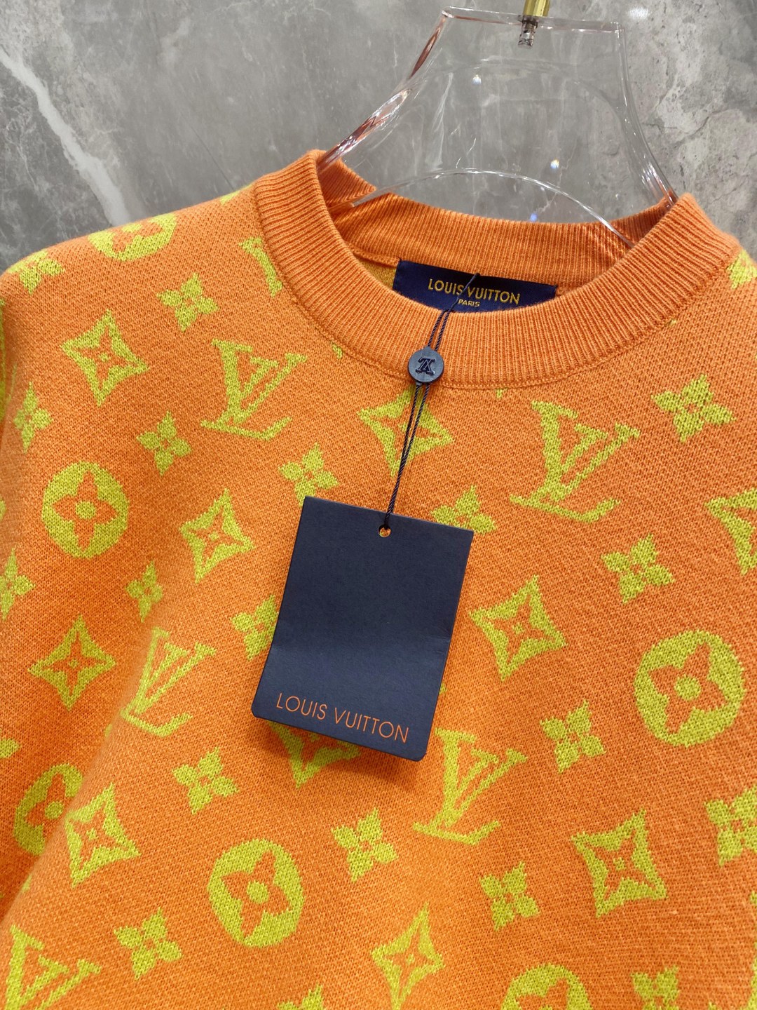 LV2025毛衣外套 2025秋冬最新系列，专柜1:1顶级复刻，全品相！加厚款，时下最流行的老钱风，老板